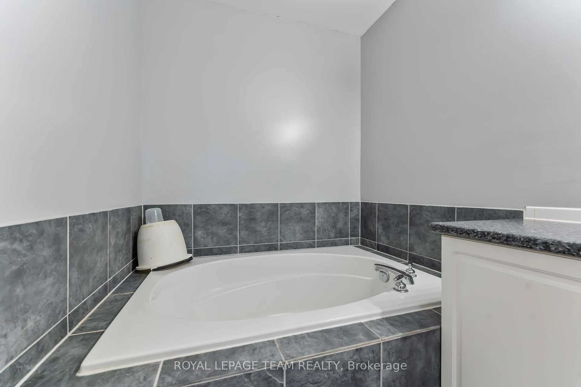 Photo 15 of 191 Deerfox Drive, Ottawa, Barrhaven - Longfields — HOMEH