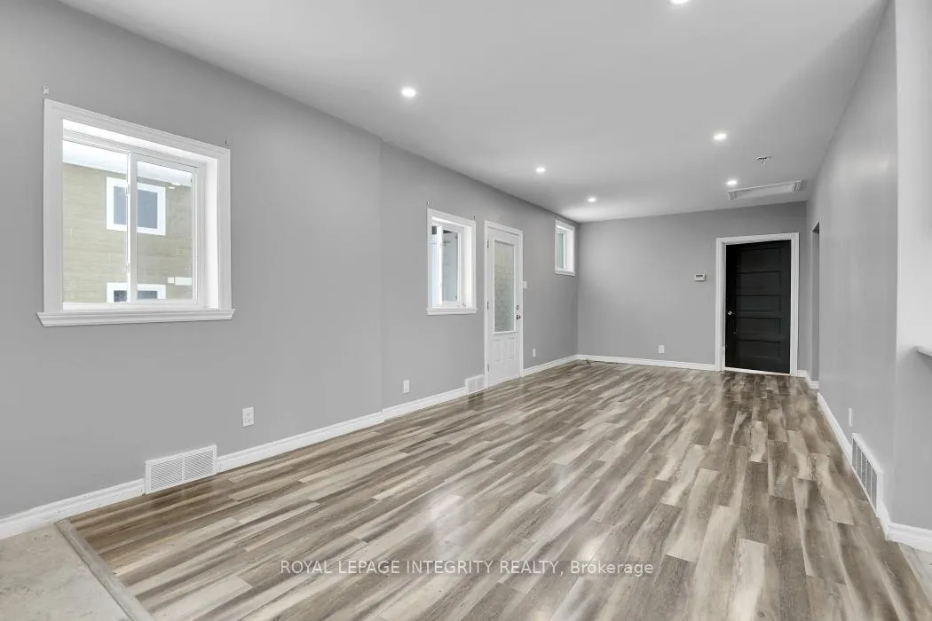 Photo 2 of 75 St. George Street E, North Glengarry, Alexandria — HOMEH
