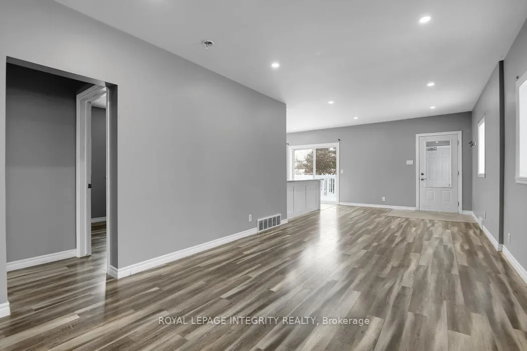 Photo 4 of 75 St. George Street E, North Glengarry, Alexandria — HOMEH