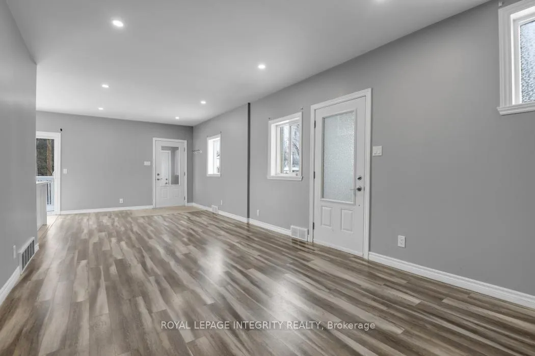 Photo 5 of 75 St. George Street E, North Glengarry, Alexandria — HOMEH