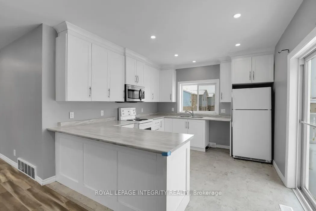 Photo 6 of 75 St. George Street E, North Glengarry, Alexandria — HOMEH