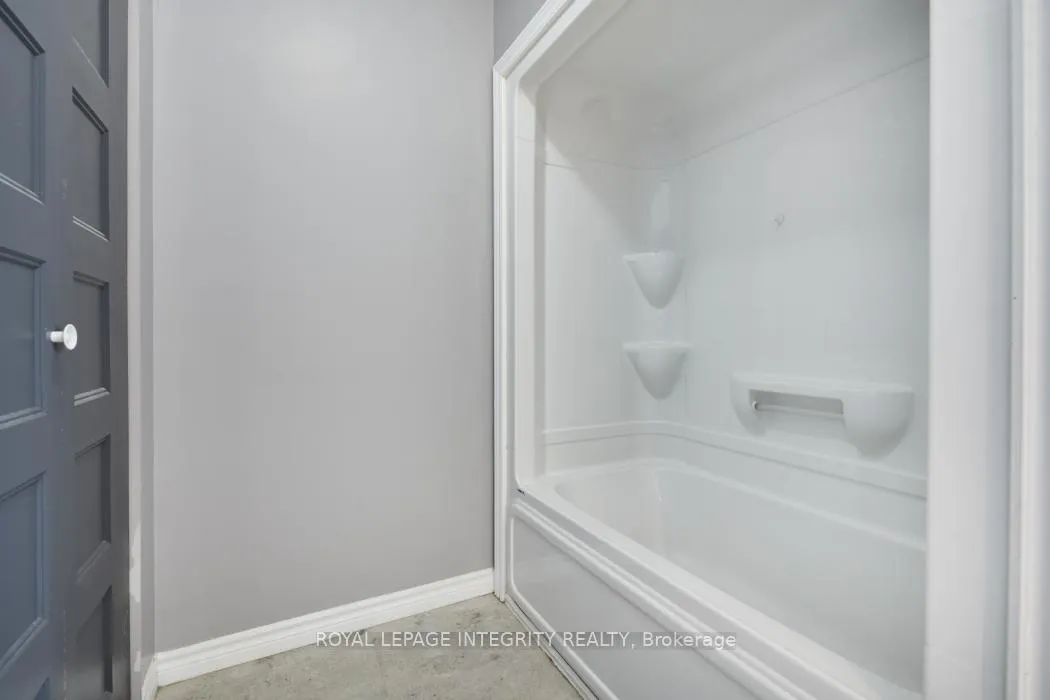 Photo 19 of 75 St. George Street E, North Glengarry, Alexandria — HOMEH