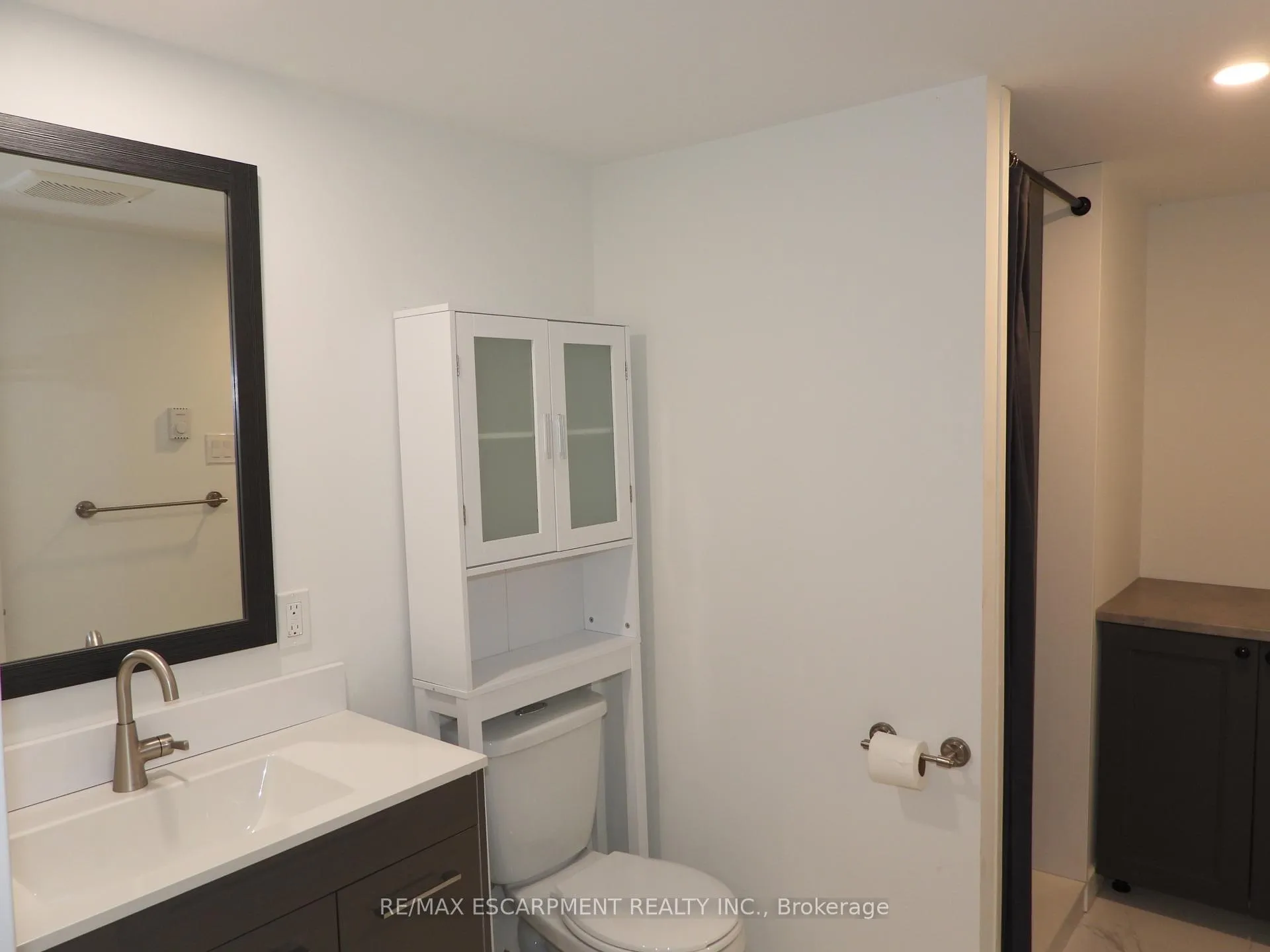 Photo 4 of Unit Basement, 7 Bayview Avenue, Hamilton, Waterdown — HOMEH