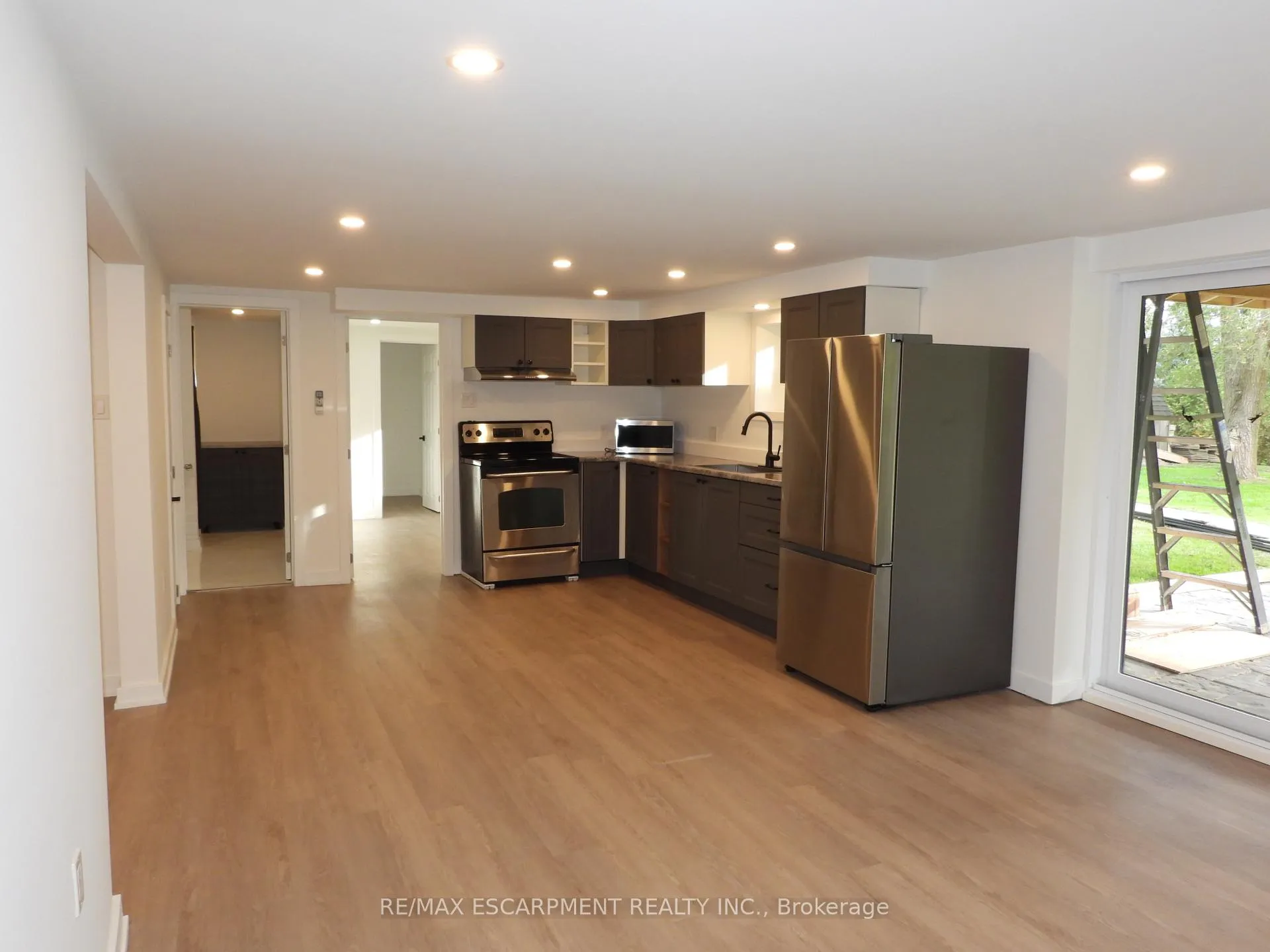 Photo 5 of Unit Basement, 7 Bayview Avenue, Hamilton, Waterdown — HOMEH