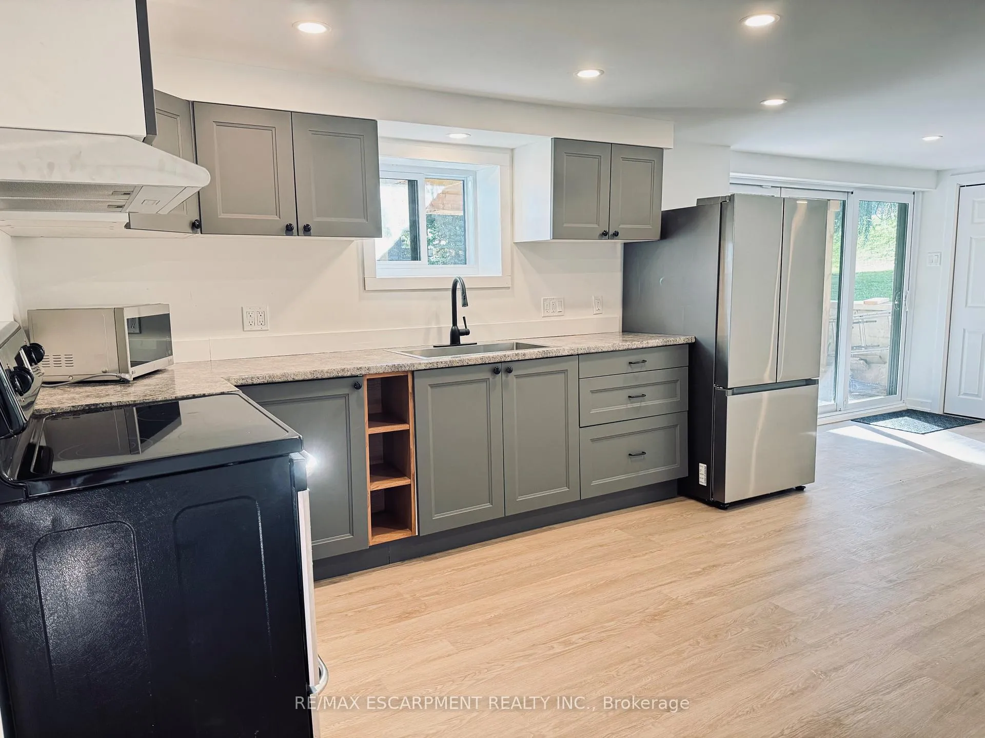 Photo 7 of Unit Basement, 7 Bayview Avenue, Hamilton, Waterdown — HOMEH