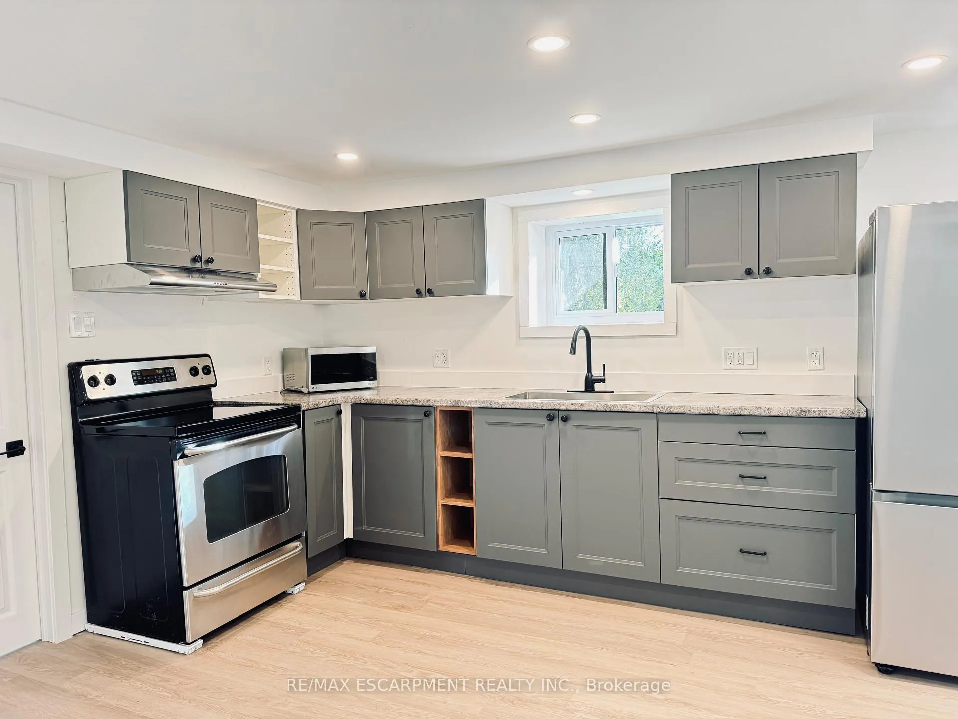 Photo 8 of Unit Basement, 7 Bayview Avenue, Hamilton, Waterdown — HOMEH