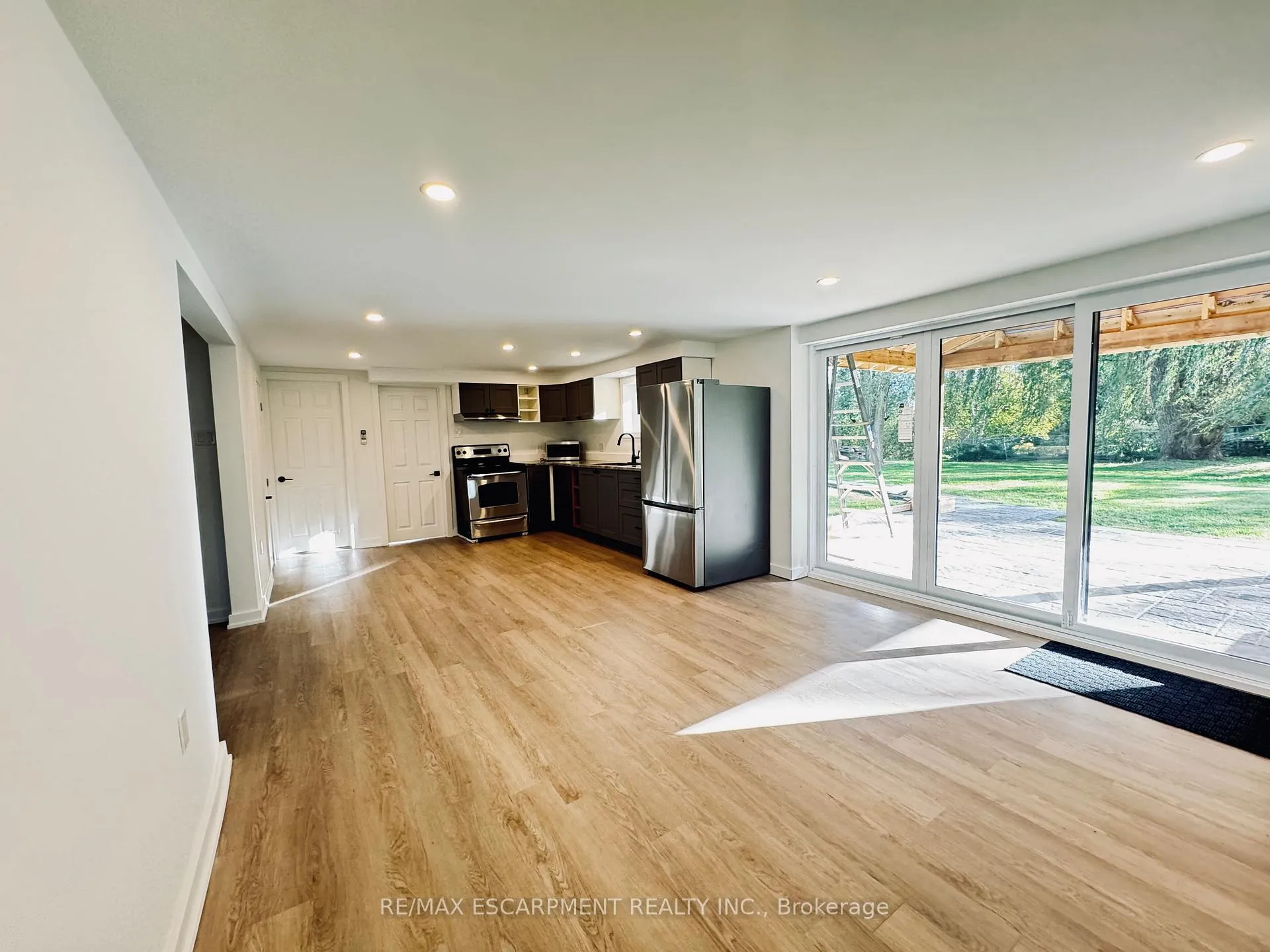 Photo 9 of Unit Basement, 7 Bayview Avenue, Hamilton, Waterdown — HOMEH