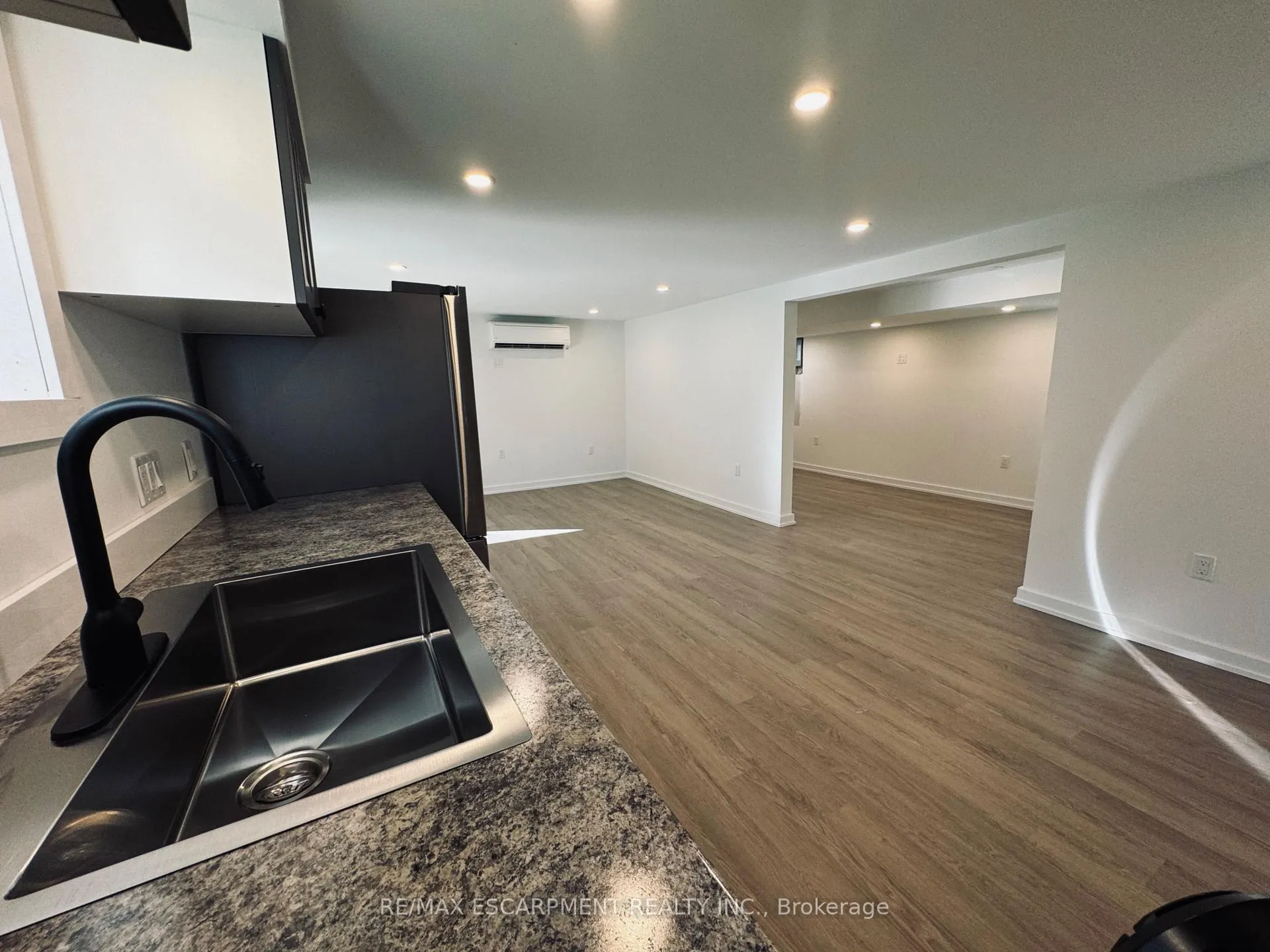 Photo 10 of Unit Basement, 7 Bayview Avenue, Hamilton, Waterdown — HOMEH
