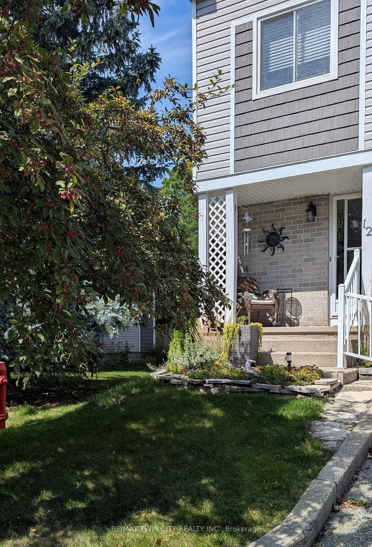 Photo 2 of Unit 12, 54 Green Valley Drive, Kitchener — HOMEH