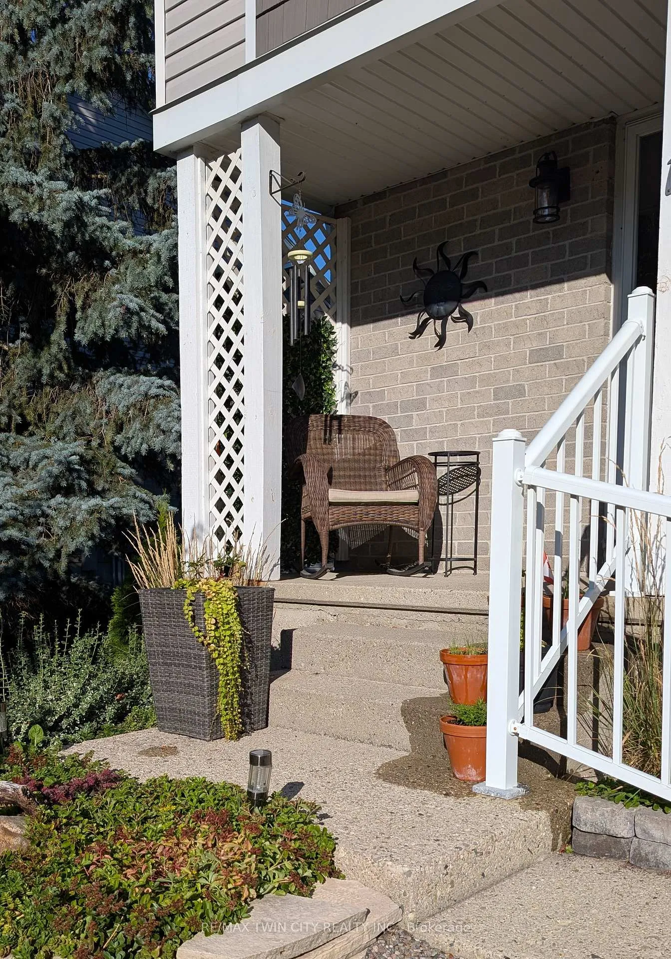 Photo 4 of Unit 12, 54 Green Valley Drive, Kitchener — HOMEH