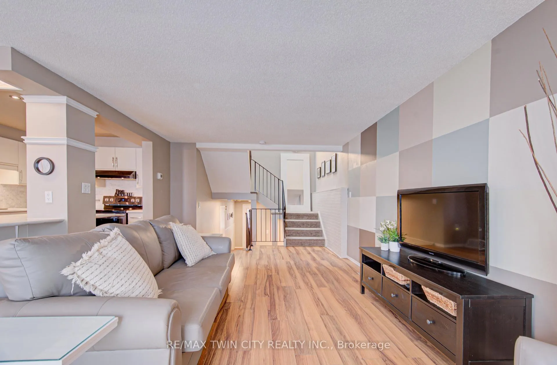 Photo 8 of Unit 12, 54 Green Valley Drive, Kitchener — HOMEH