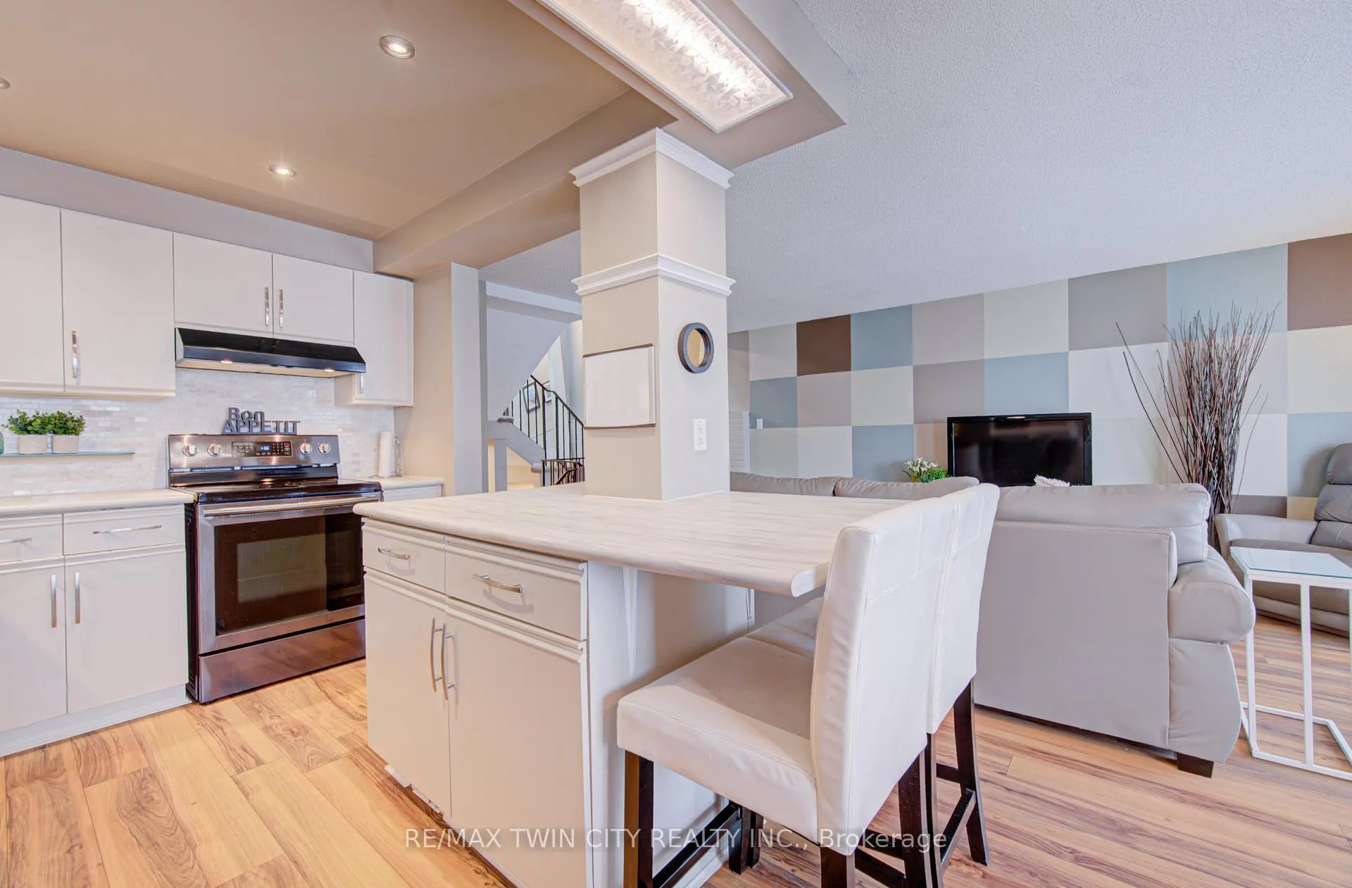 Photo 10 of Unit 12, 54 Green Valley Drive, Kitchener — HOMEH