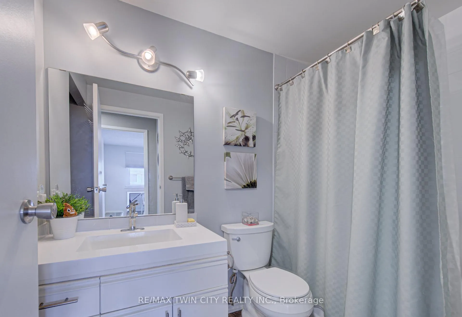 Photo 20 of Unit 12, 54 Green Valley Drive, Kitchener — HOMEH