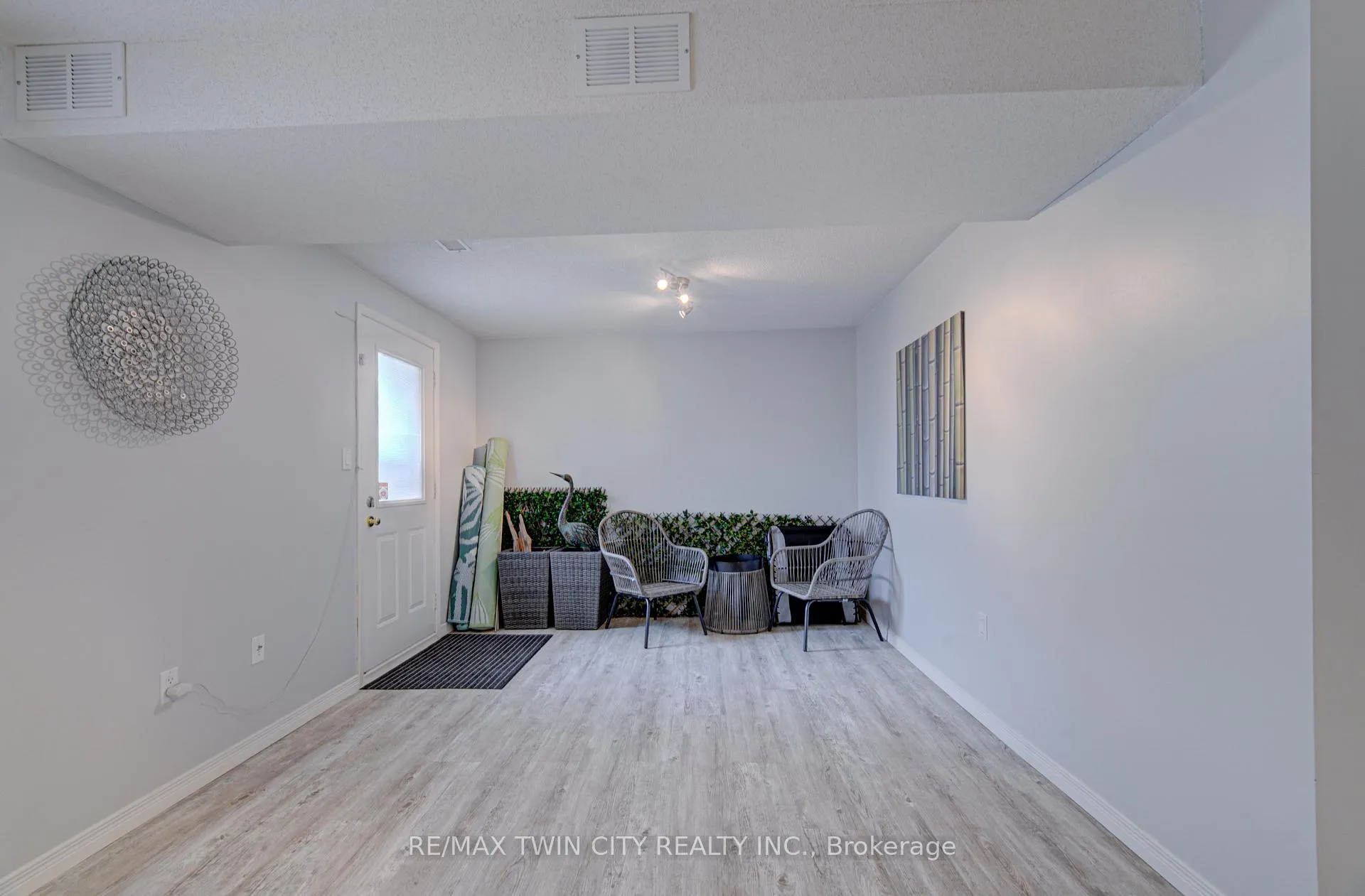 Photo 24 of Unit 12, 54 Green Valley Drive, Kitchener — HOMEH