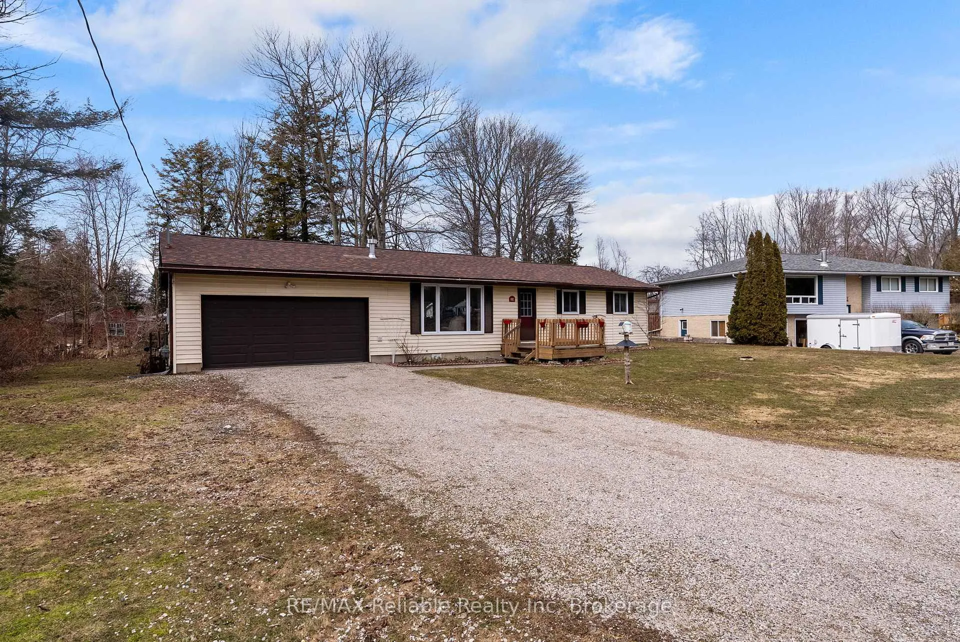 Photo 2 of 314 Tyendinaga Road, Huron-Kinloss — HOMEH