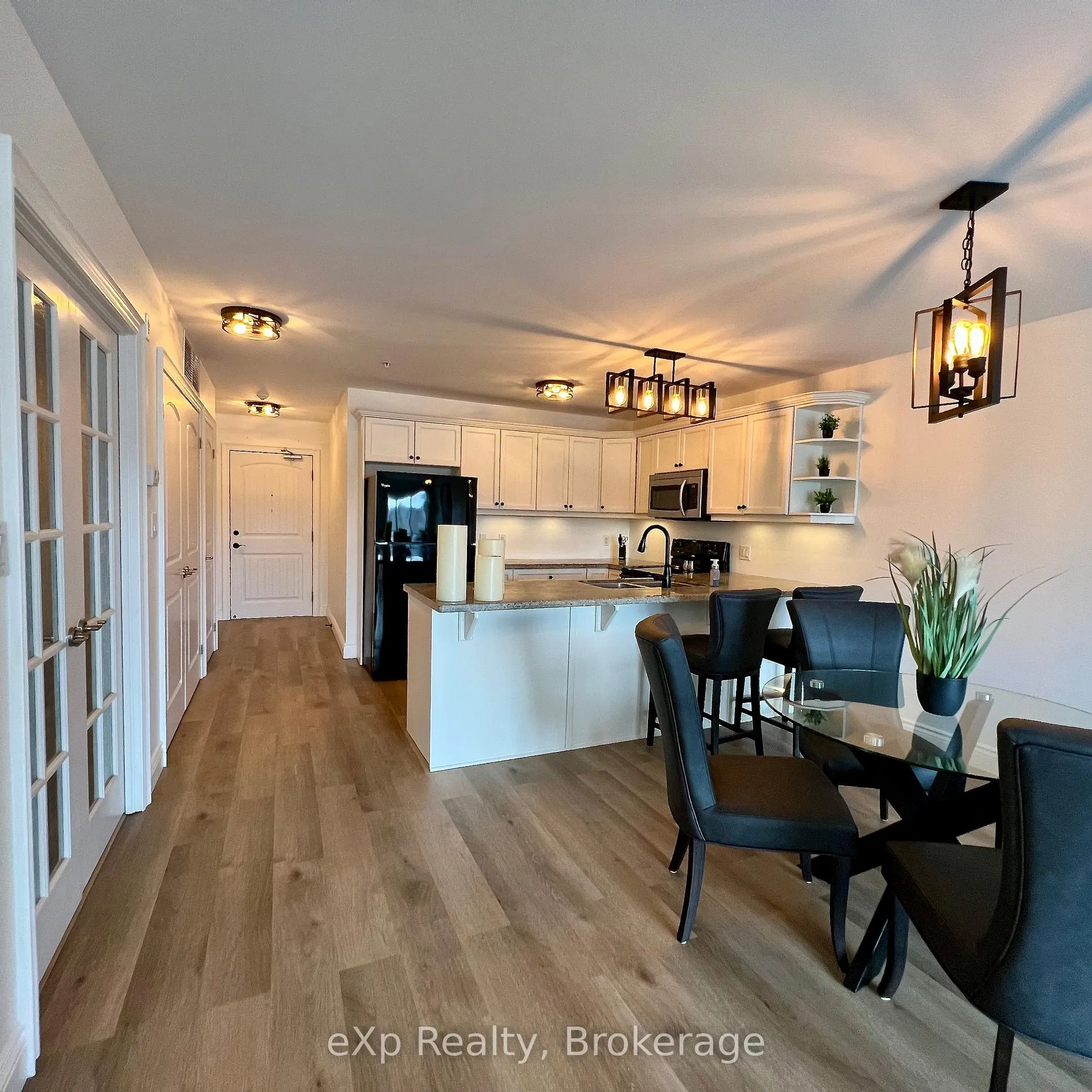 Photo 6 of Unit B/311, 10 Kimberley Avenue, Bracebridge, Macaulay — HOMEH