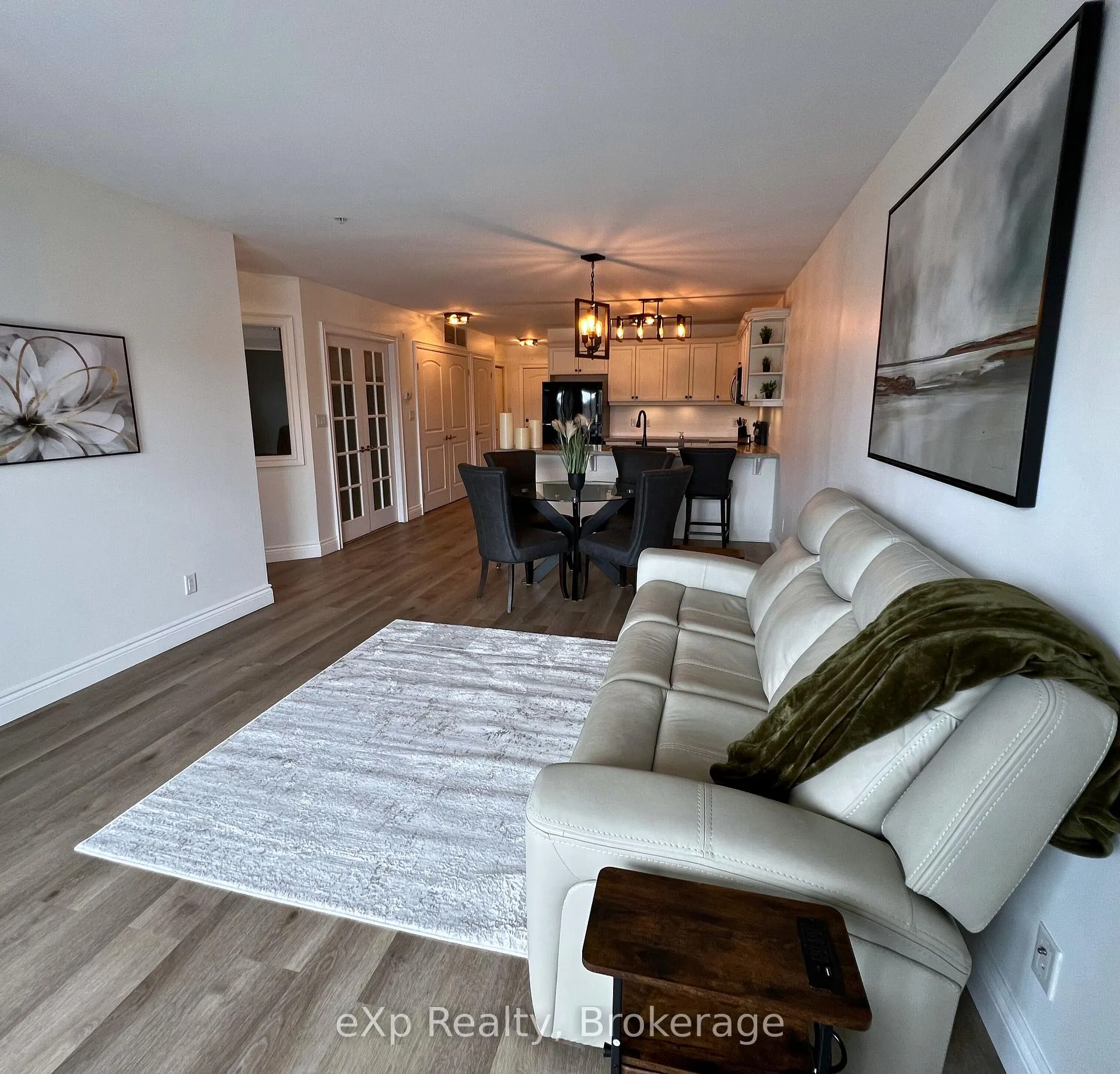 Photo 10 of Unit B/311, 10 Kimberley Avenue, Bracebridge, Macaulay — HOMEH