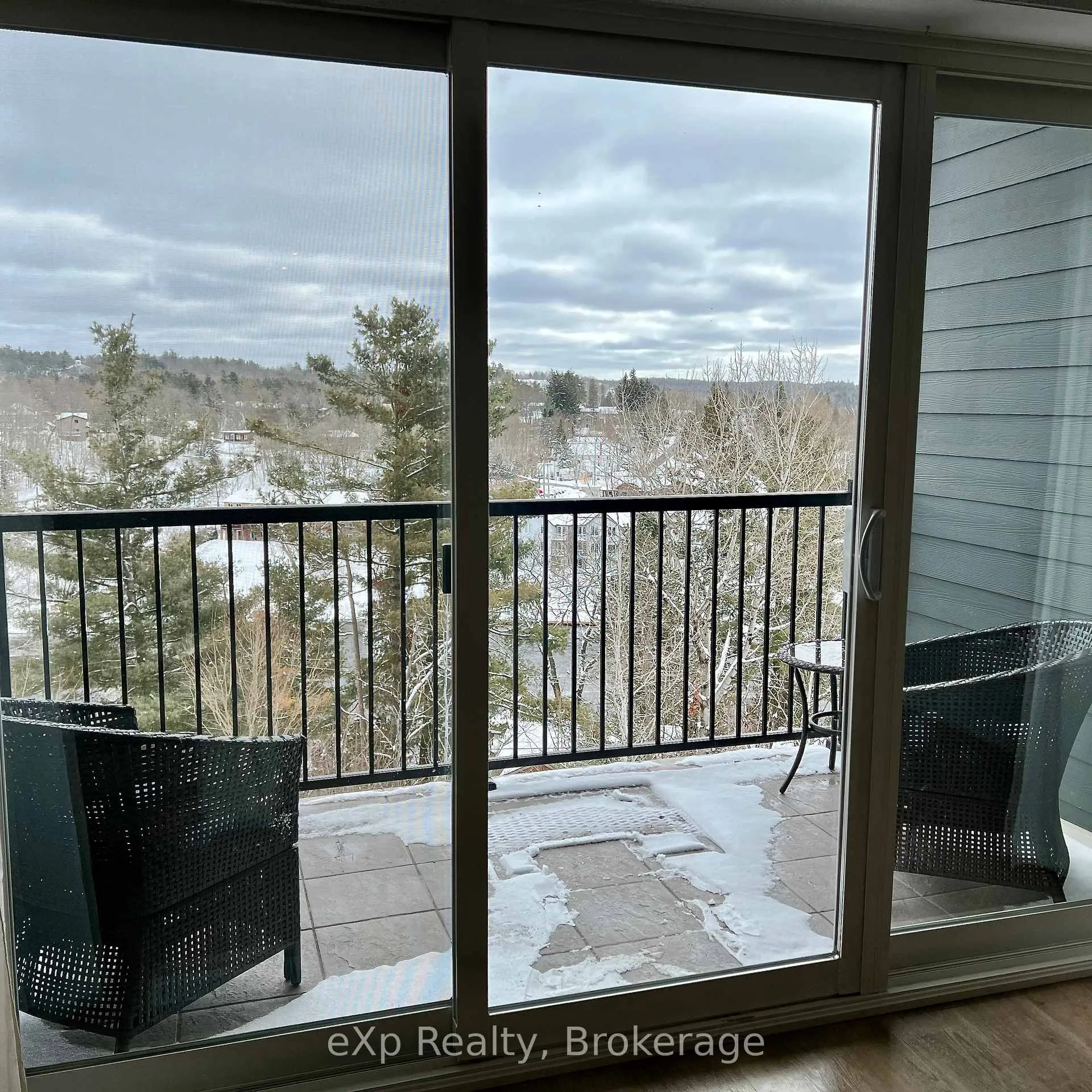 Photo 11 of Unit B/311, 10 Kimberley Avenue, Bracebridge, Macaulay — HOMEH