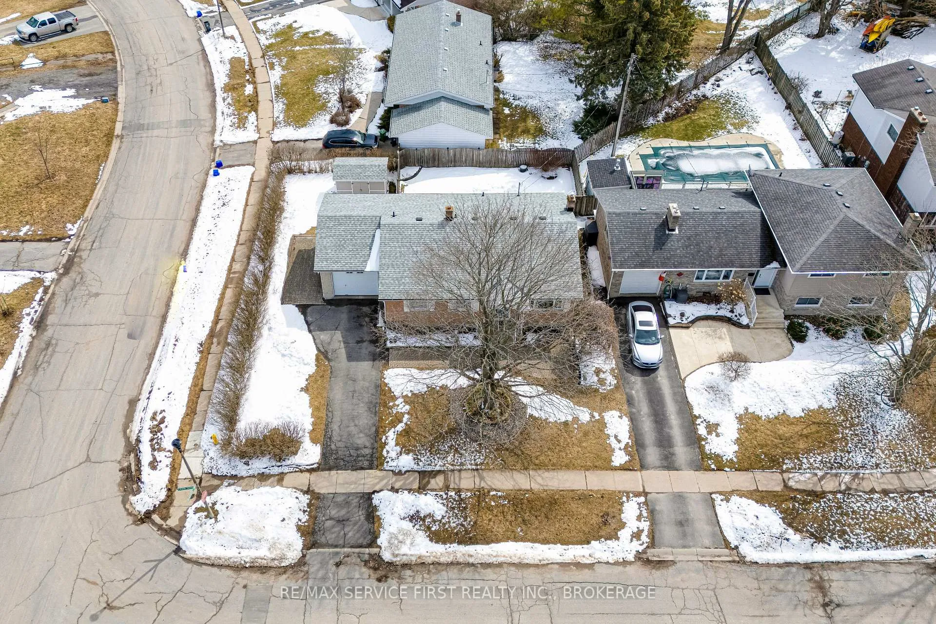 Photo 2 of 116 Cairn Grove, Kingston, City Southwest — HOMEH