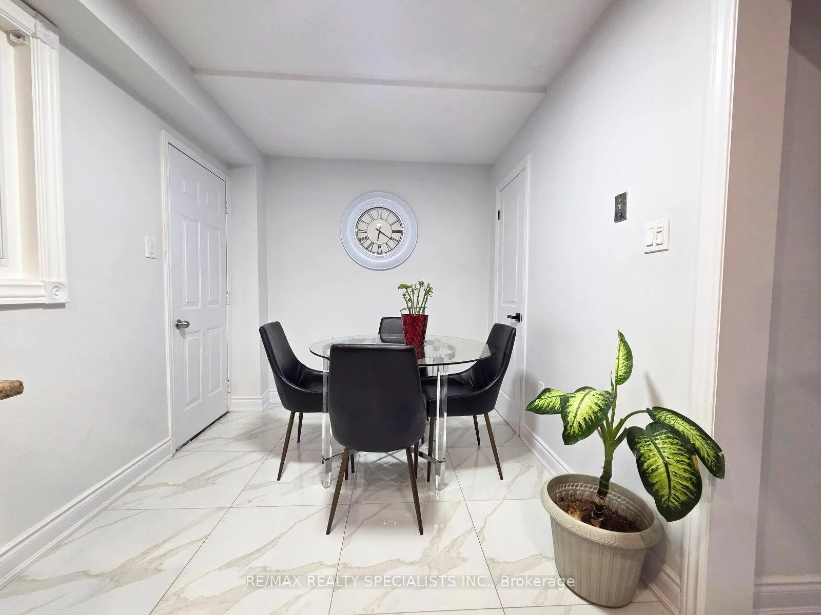 Photo 7 of Unit Room B, 51 Dumfries Avenue, Brampton, Heart Lake West — HOMEH