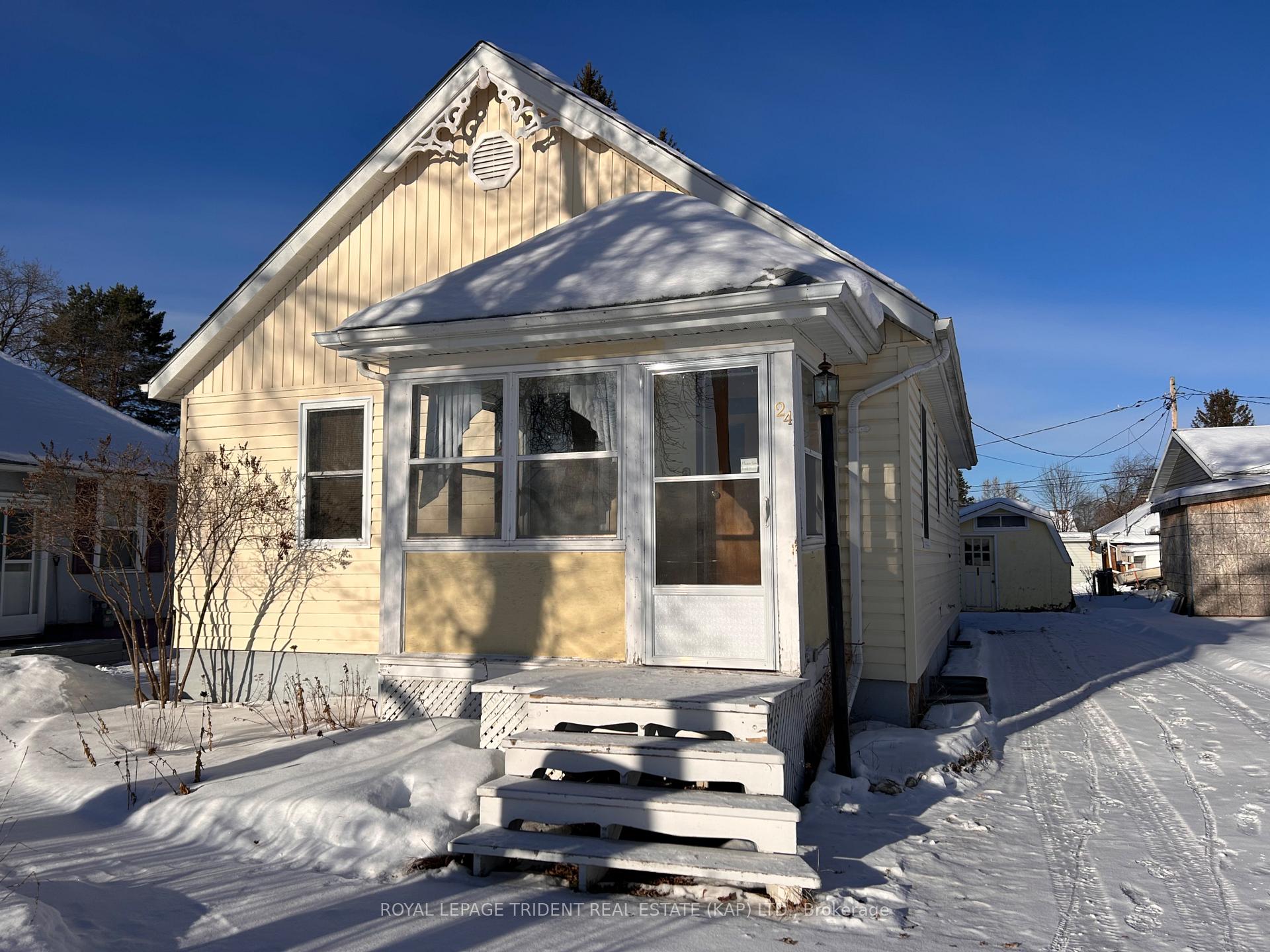 Photo 1 of 24 Aurora Avenue, Kapuskasing — HOMEH