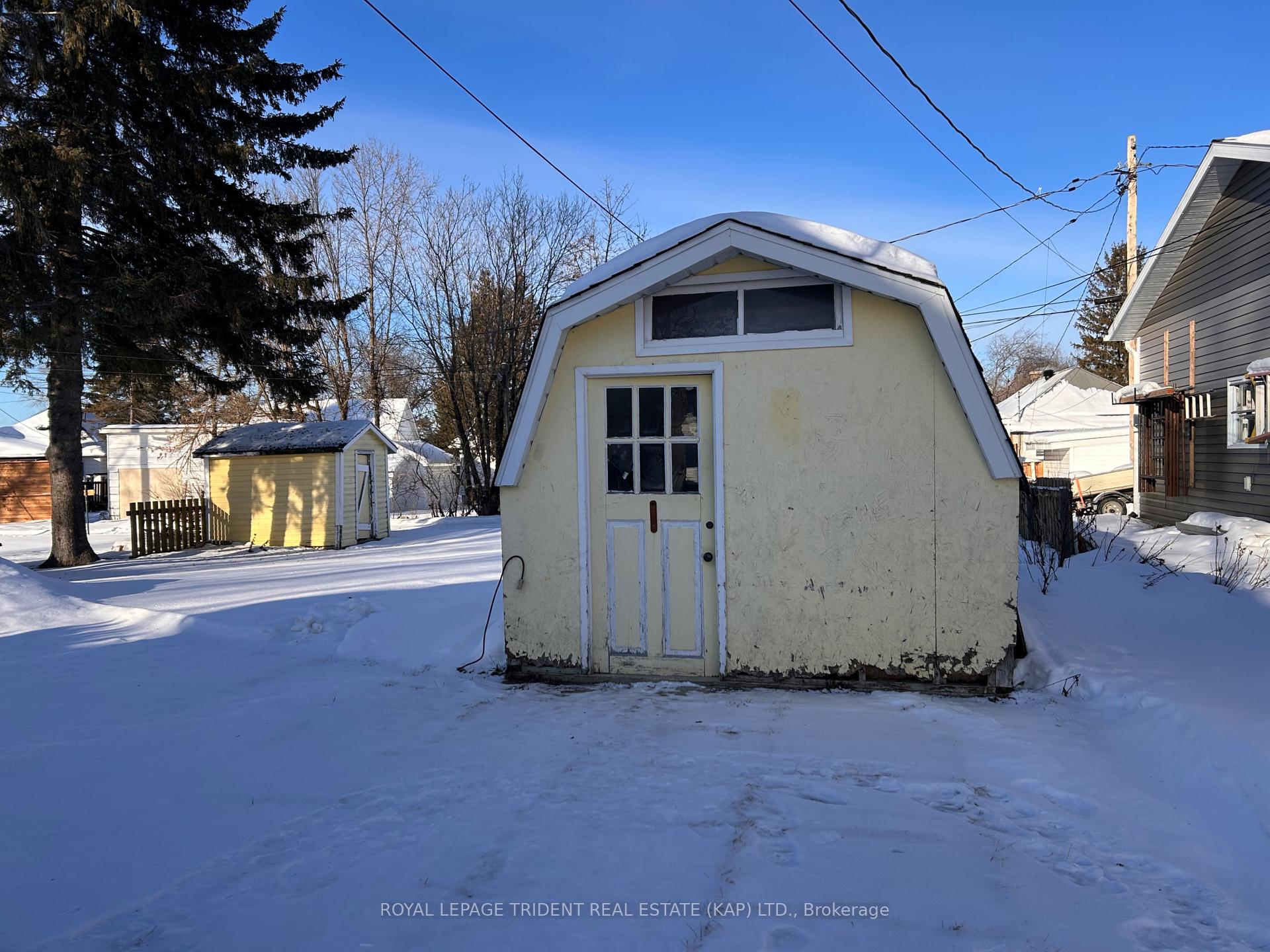 Photo 2 of 24 Aurora Avenue, Kapuskasing — HOMEH