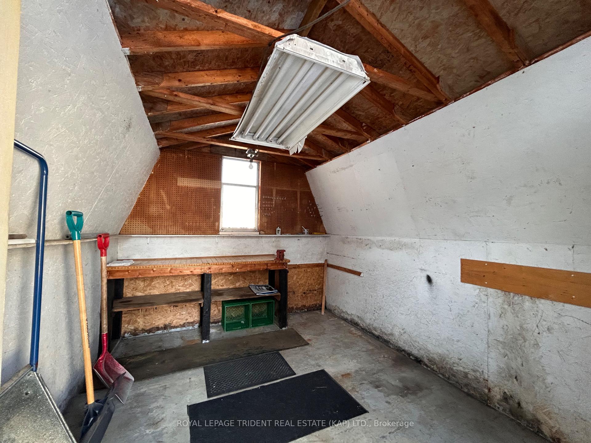 Photo 4 of 24 Aurora Avenue, Kapuskasing — HOMEH