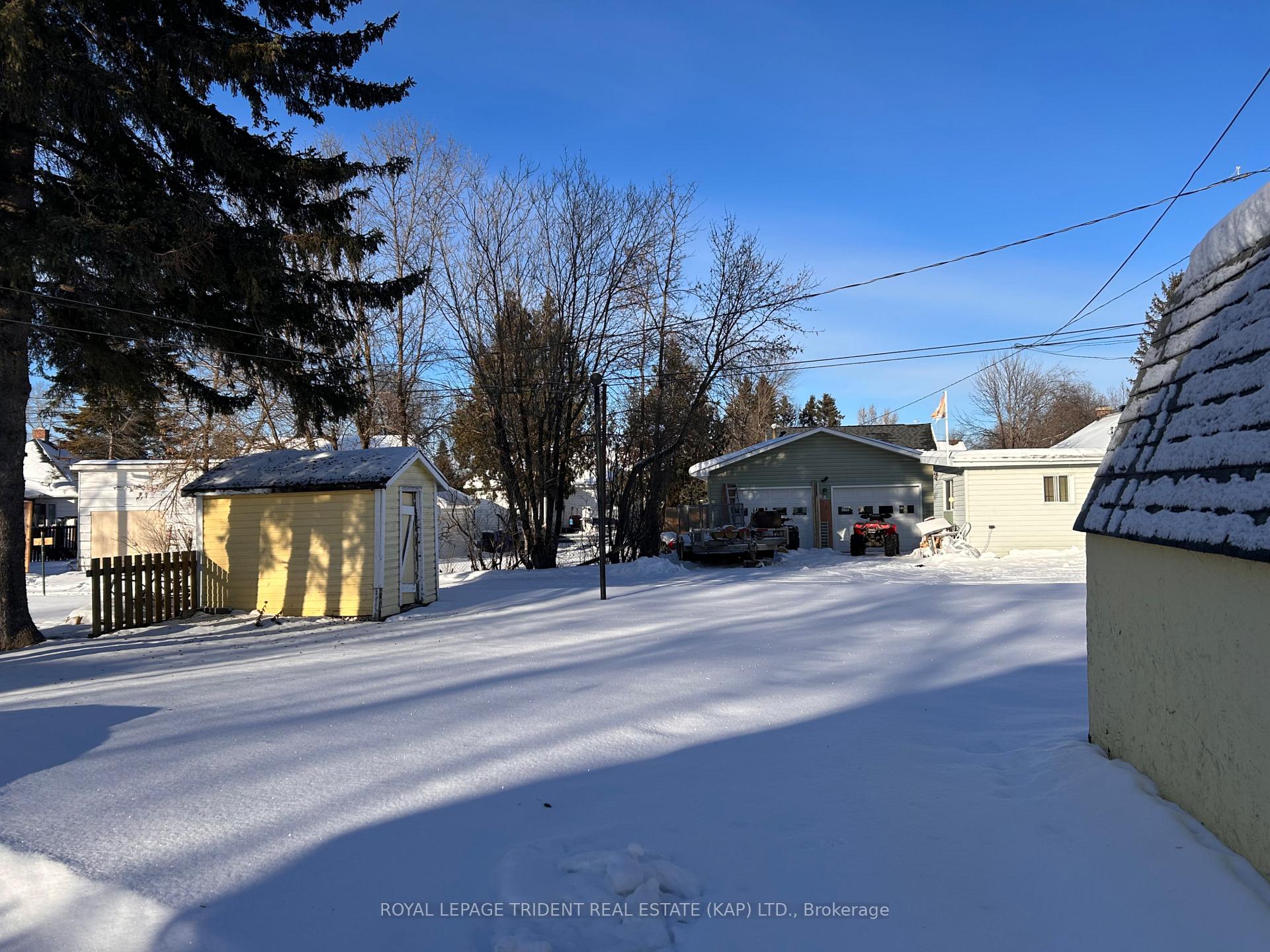 Photo 6 of 24 Aurora Avenue, Kapuskasing — HOMEH