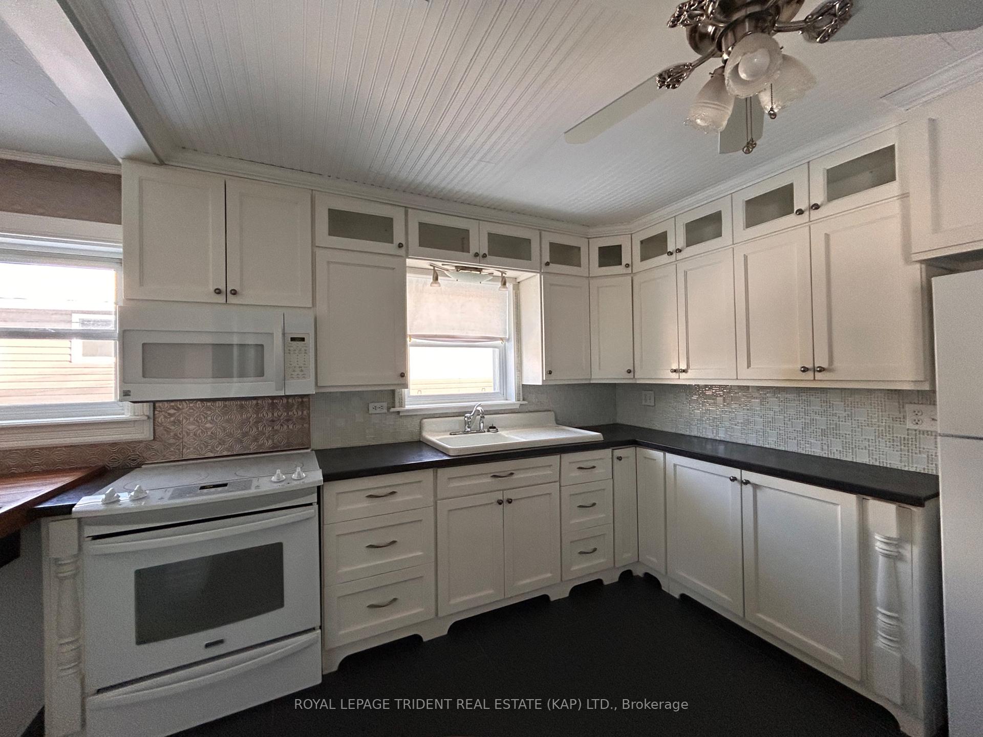 Photo 10 of 24 Aurora Avenue, Kapuskasing — HOMEH