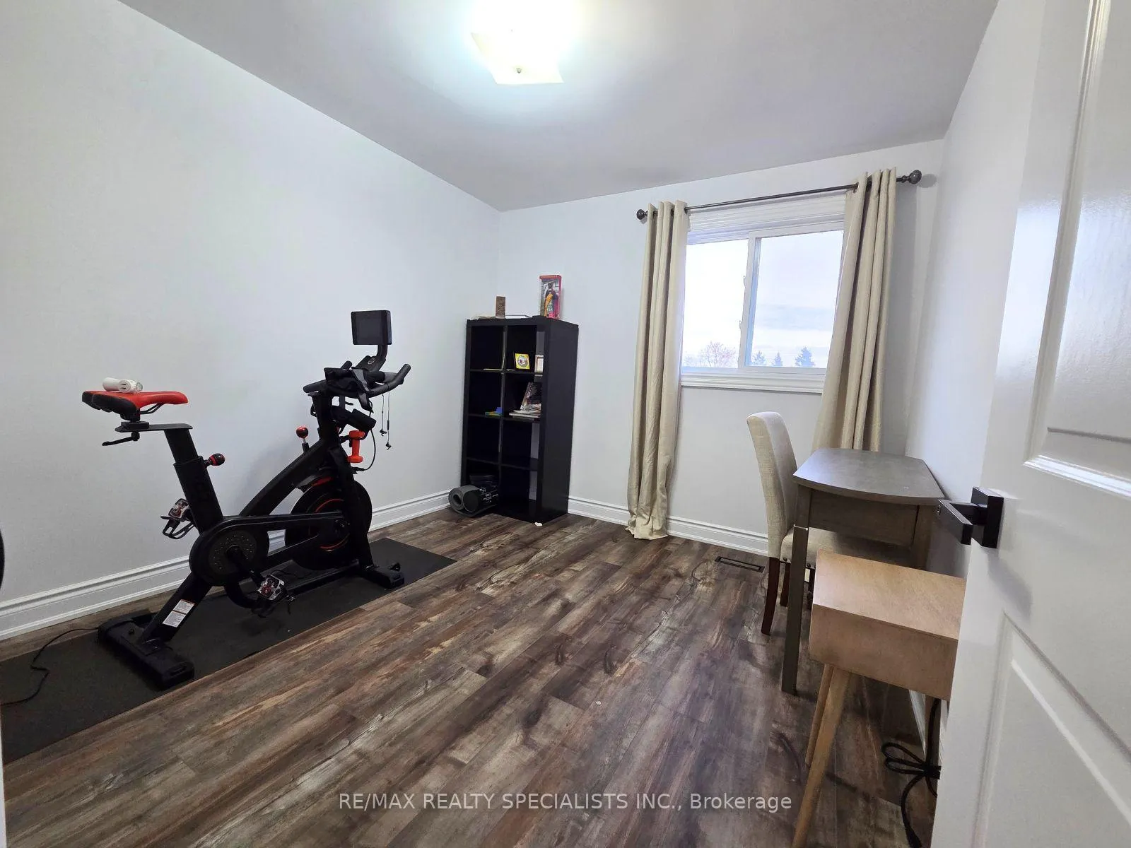 Front of Unit Room C, 51 Dumfries Avenue