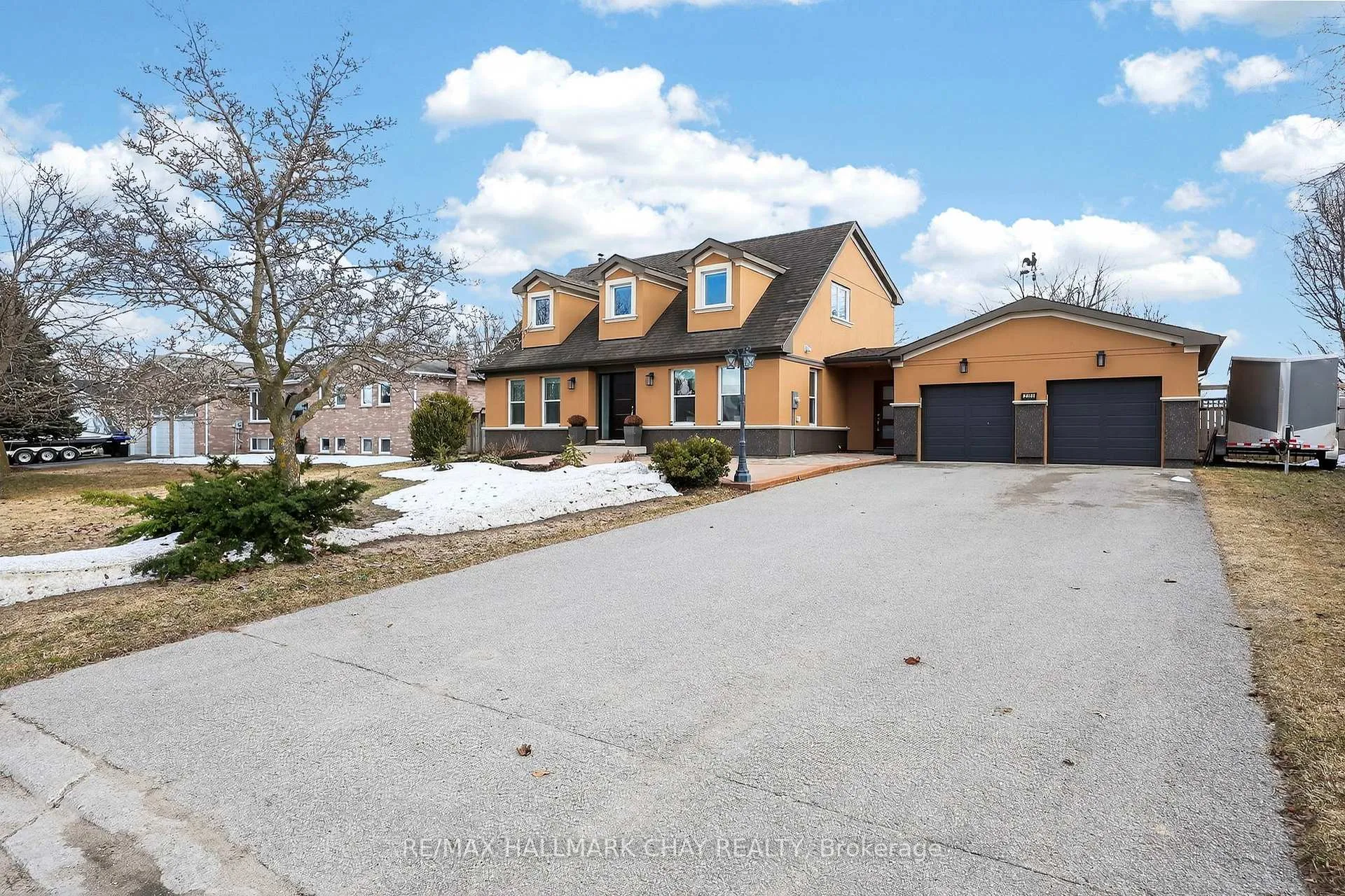 Photo 1 of 2151 Hughes Drive, Innisfil, Gilford — HOMEH