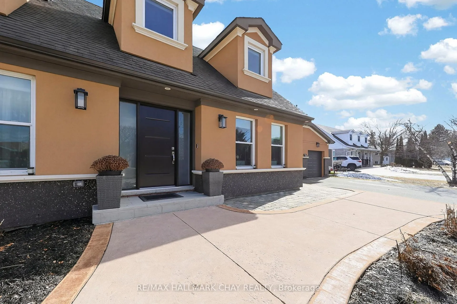 Photo 4 of 2151 Hughes Drive, Innisfil, Gilford — HOMEH