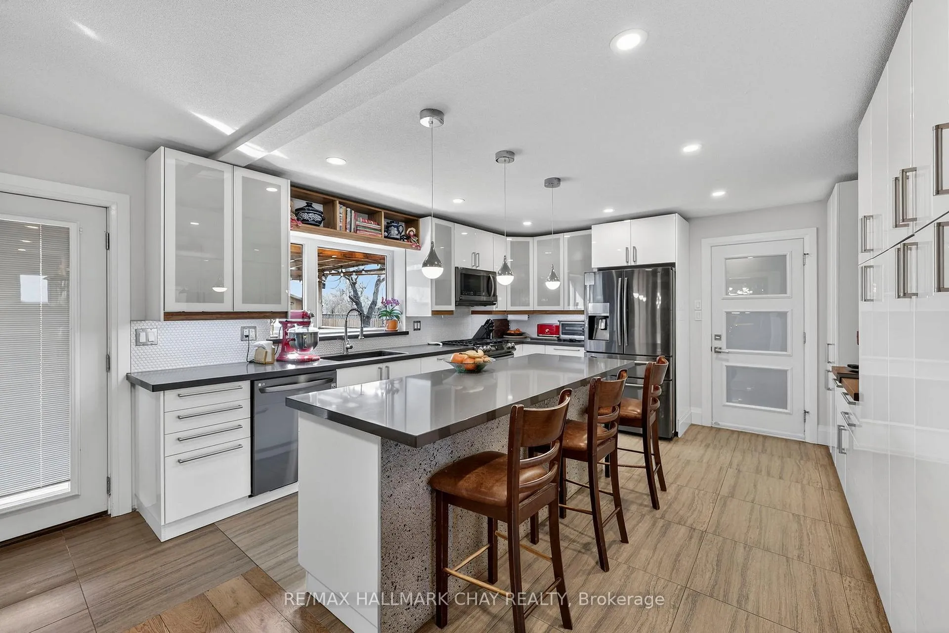 Photo 7 of 2151 Hughes Drive, Innisfil, Gilford — HOMEH