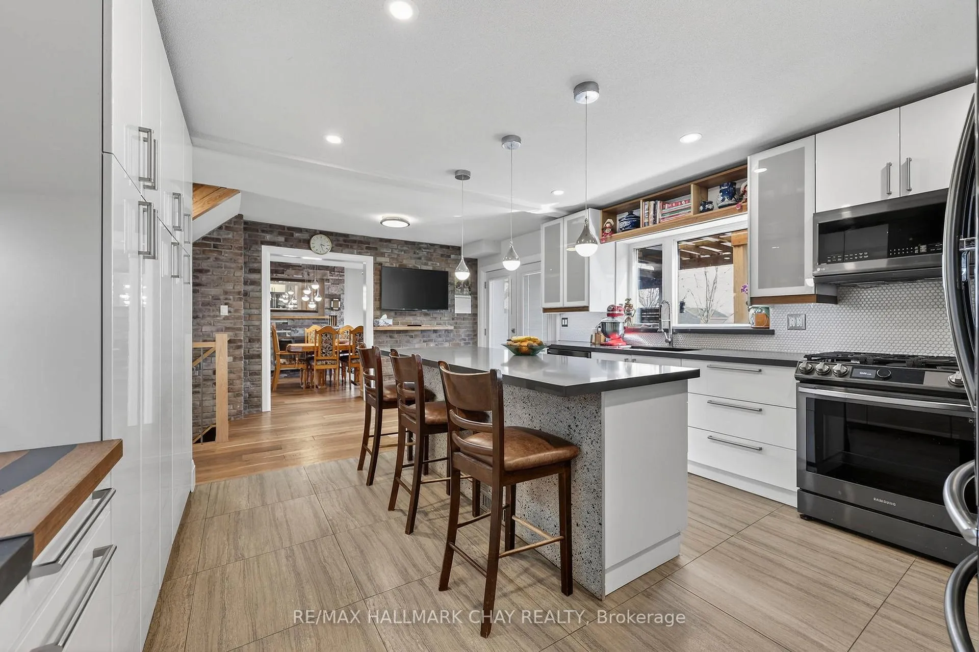 Photo 9 of 2151 Hughes Drive, Innisfil, Gilford — HOMEH
