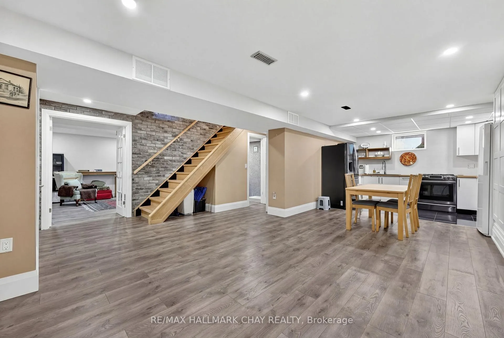 Photo 36 of 2151 Hughes Drive, Innisfil, Gilford — HOMEH