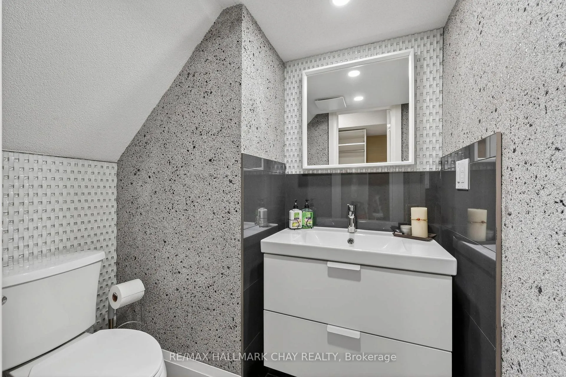 Photo 39 of 2151 Hughes Drive, Innisfil, Gilford — HOMEH