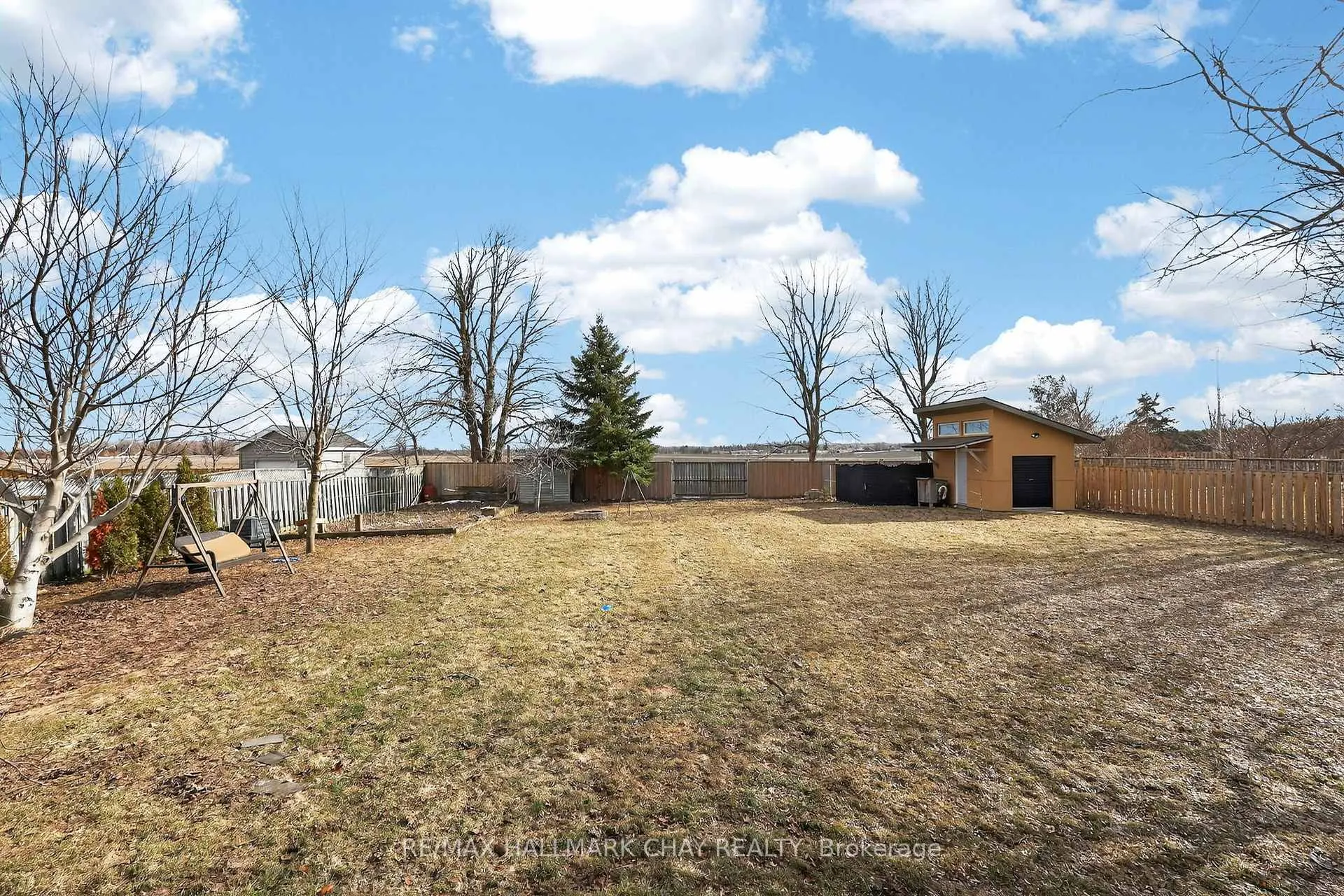 Photo 42 of 2151 Hughes Drive, Innisfil, Gilford — HOMEH