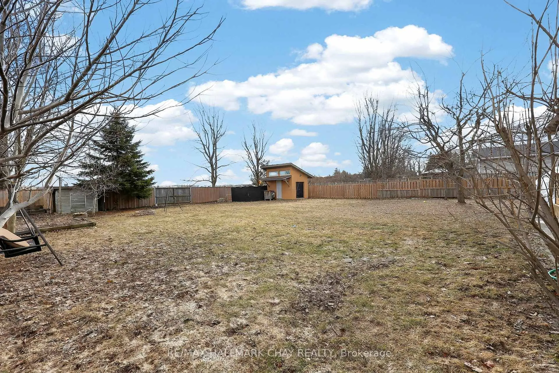 Photo 43 of 2151 Hughes Drive, Innisfil, Gilford — HOMEH