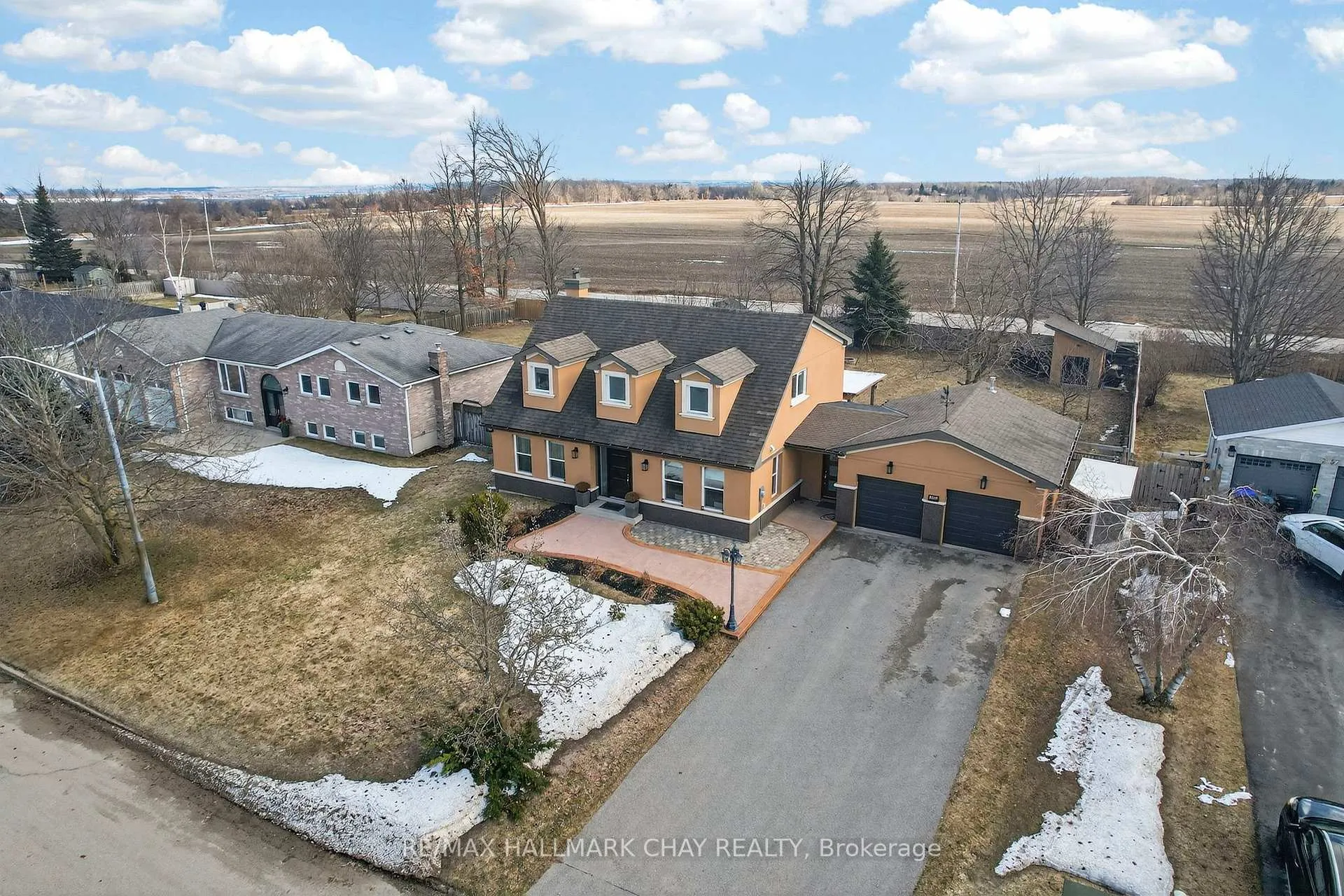 Photo 46 of 2151 Hughes Drive, Innisfil, Gilford — HOMEH