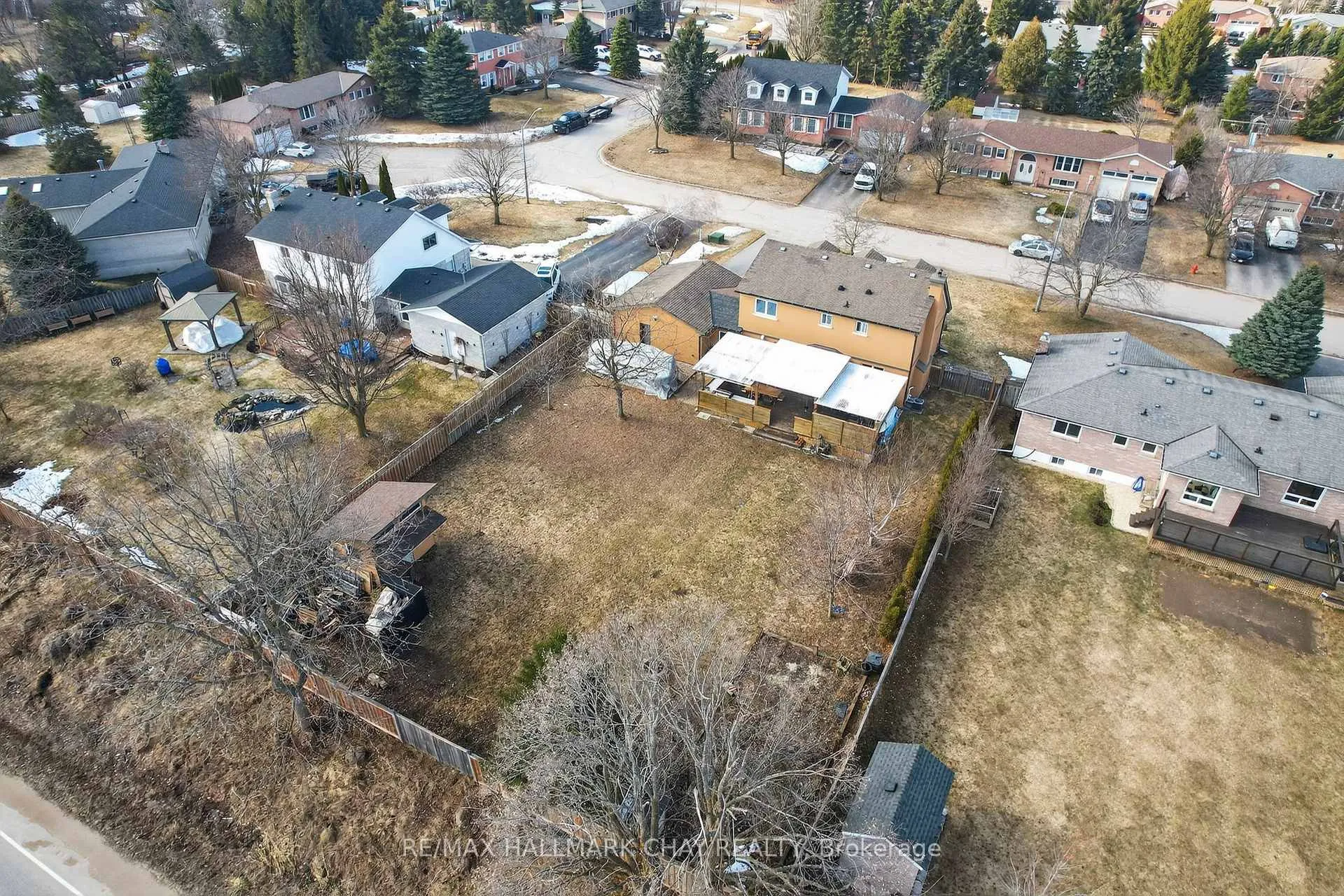 Photo 48 of 2151 Hughes Drive, Innisfil, Gilford — HOMEH