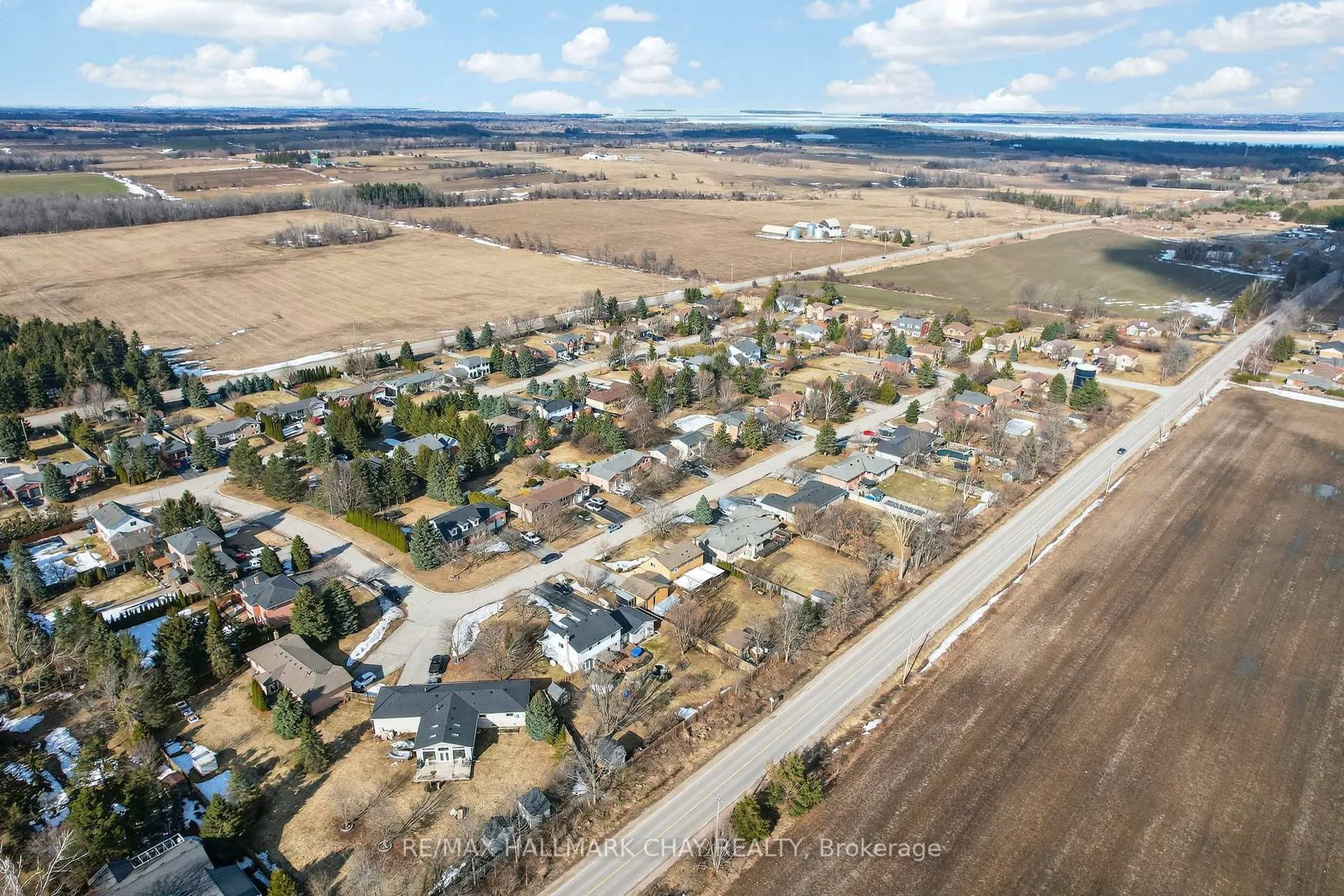 Photo 49 of 2151 Hughes Drive, Innisfil, Gilford — HOMEH