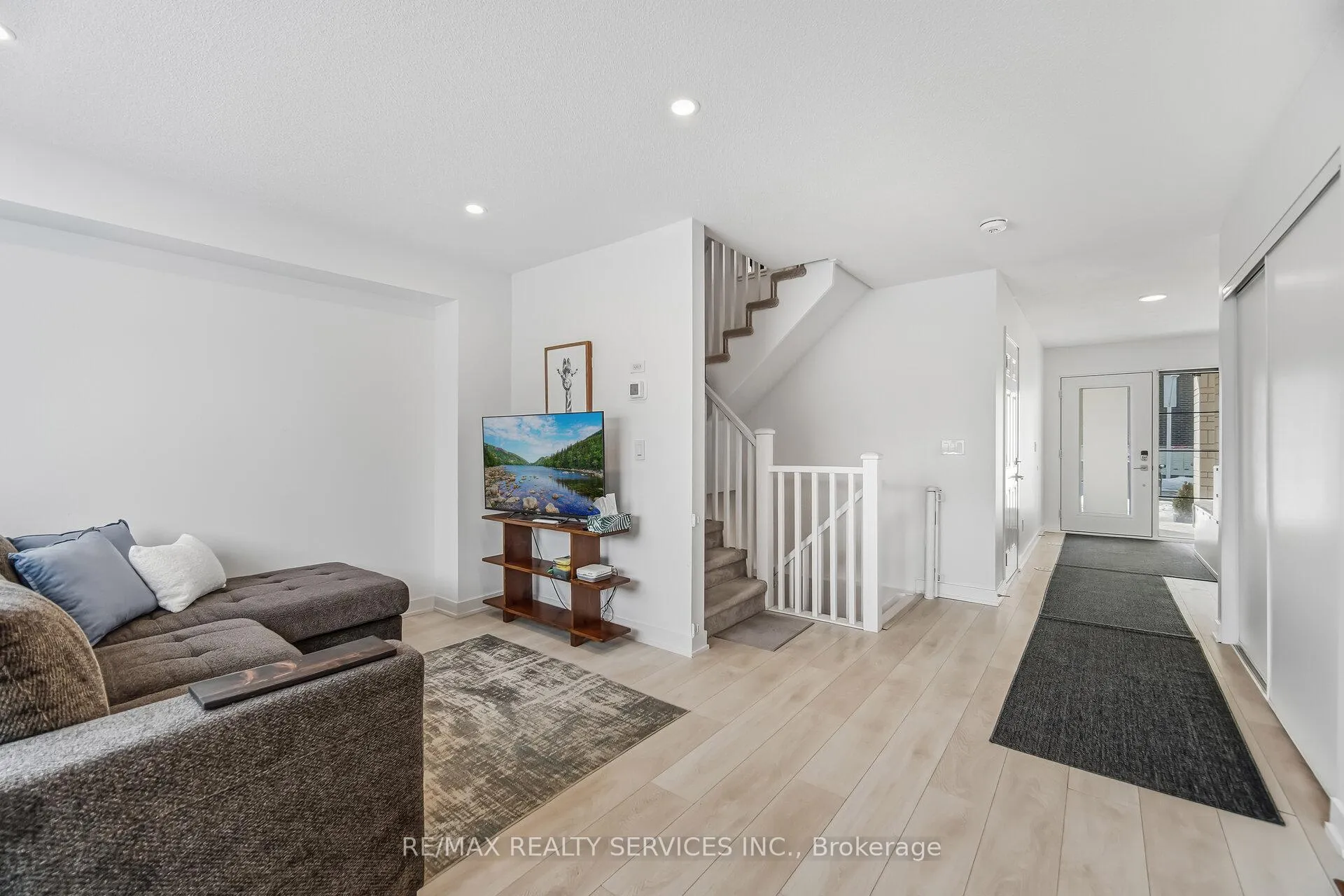 Photo 6 of Unit 80, 1121 Cooke Boulevard, Burlington, LaSalle — HOMEH