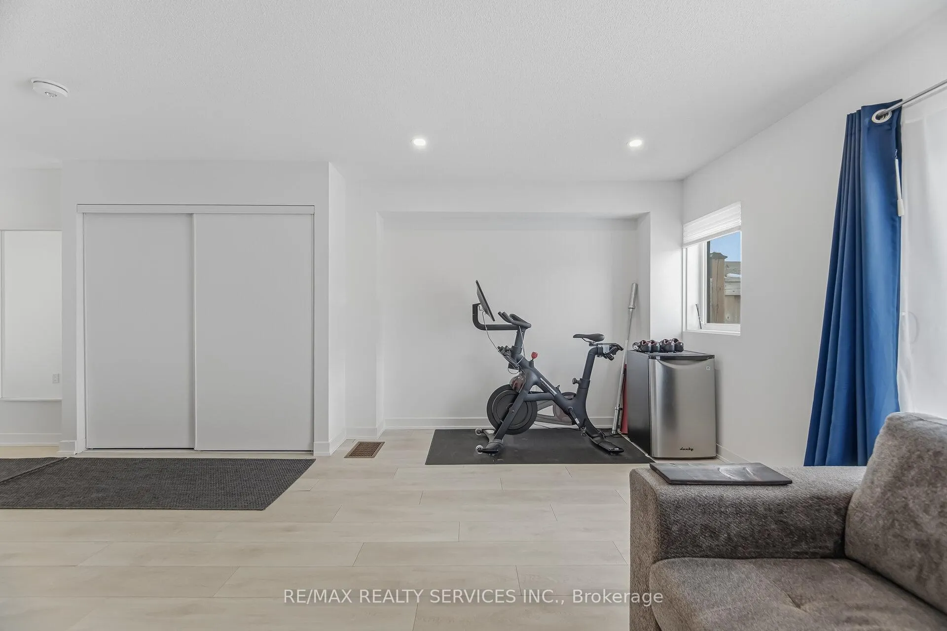 Photo 7 of Unit 80, 1121 Cooke Boulevard, Burlington, LaSalle — HOMEH