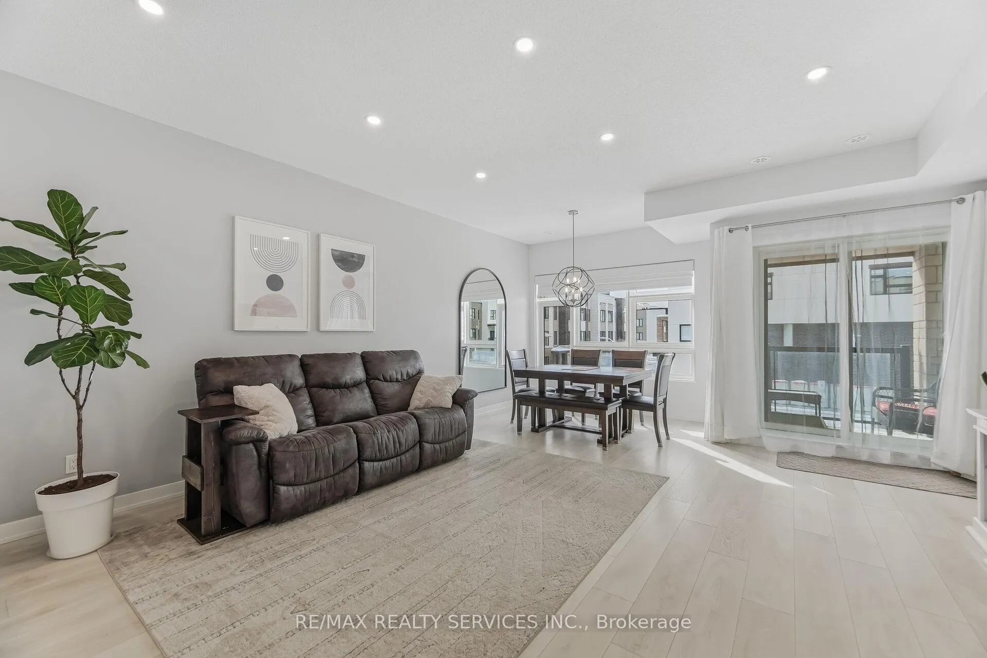 Photo 11 of Unit 80, 1121 Cooke Boulevard, Burlington, LaSalle — HOMEH
