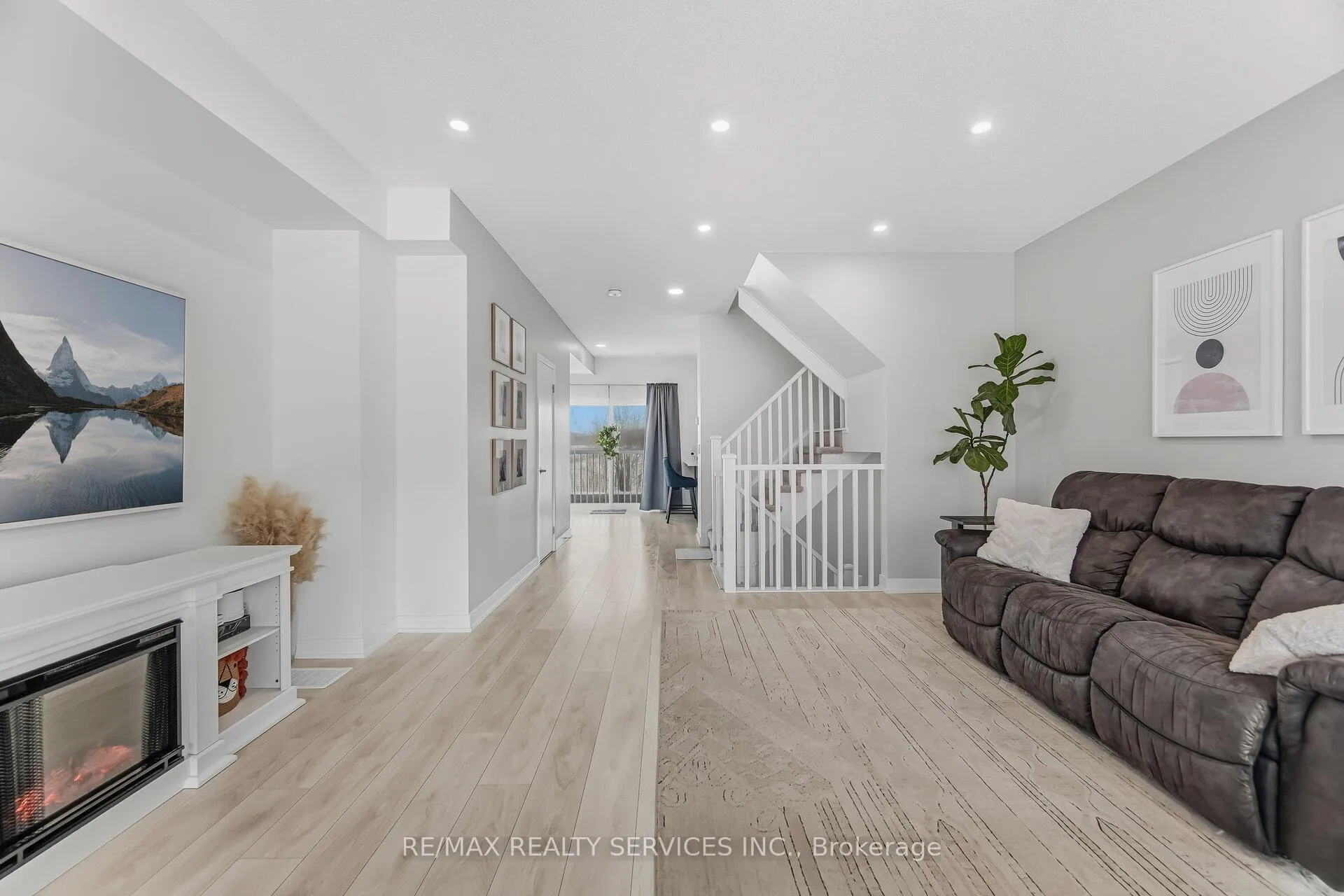 Photo 12 of Unit 80, 1121 Cooke Boulevard, Burlington, LaSalle — HOMEH