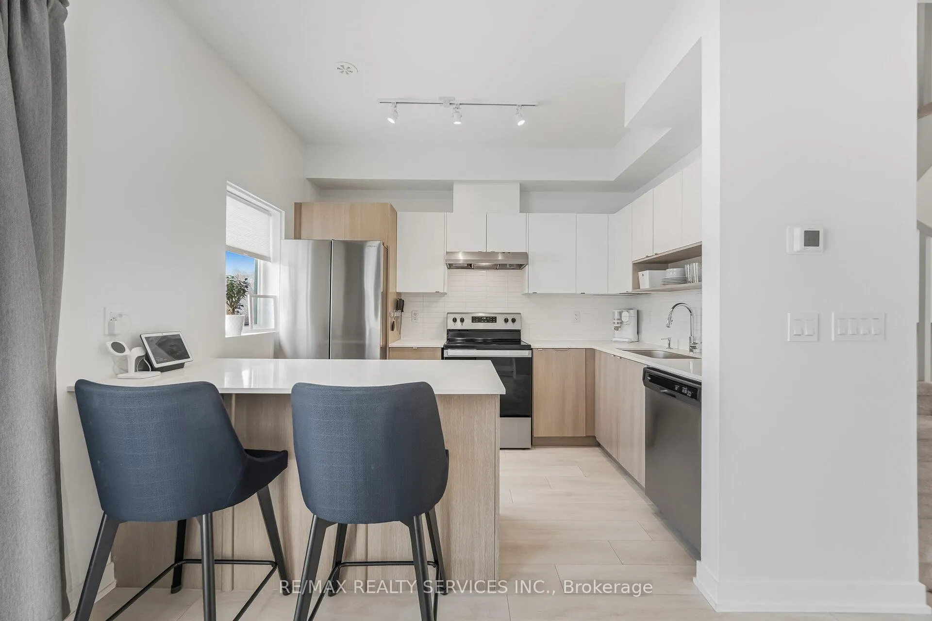 Photo 21 of Unit 80, 1121 Cooke Boulevard, Burlington, LaSalle — HOMEH