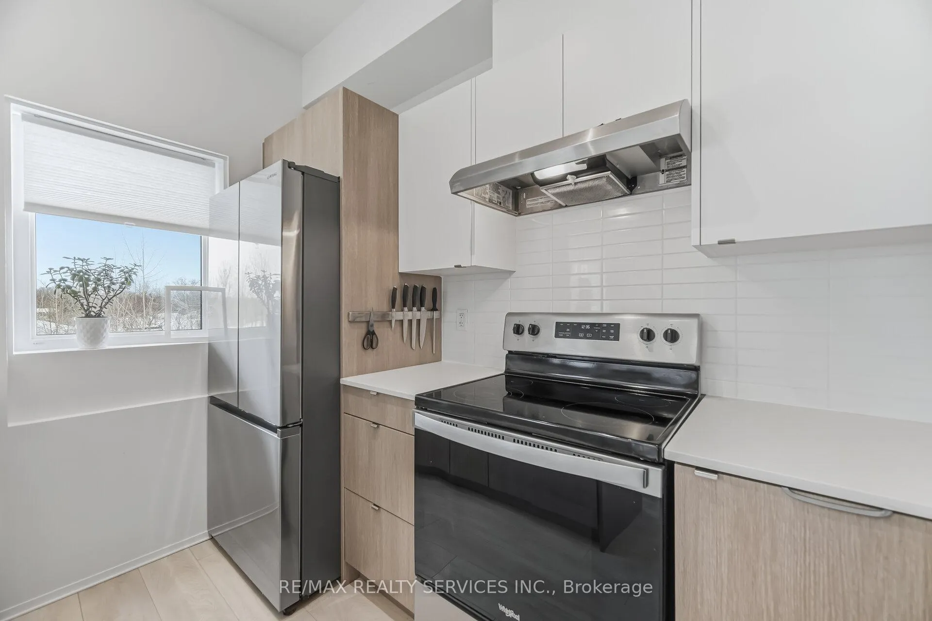 Photo 23 of Unit 80, 1121 Cooke Boulevard, Burlington, LaSalle — HOMEH