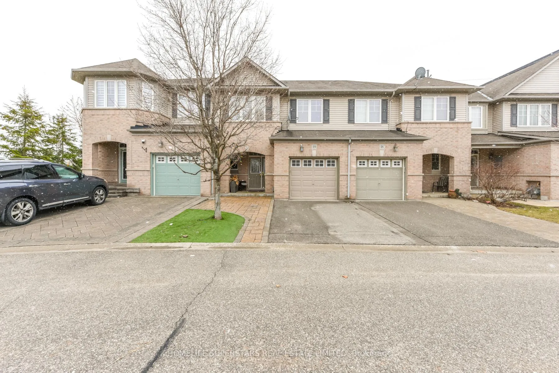 Photo 2 of Unit 19, 2019 Trawden Way, Oakville, Bronte Creek — HOMEH