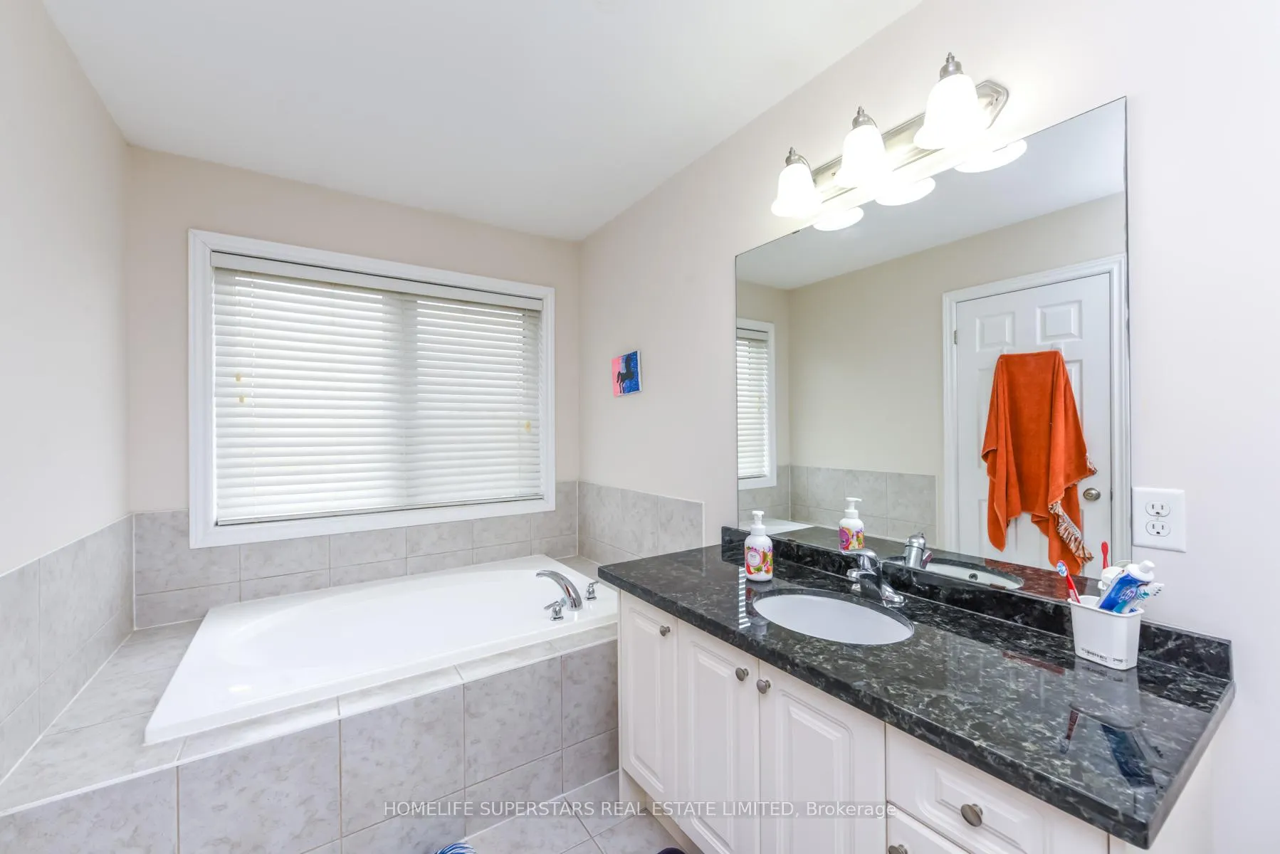 Photo 27 of Unit 19, 2019 Trawden Way, Oakville, Bronte Creek — HOMEH