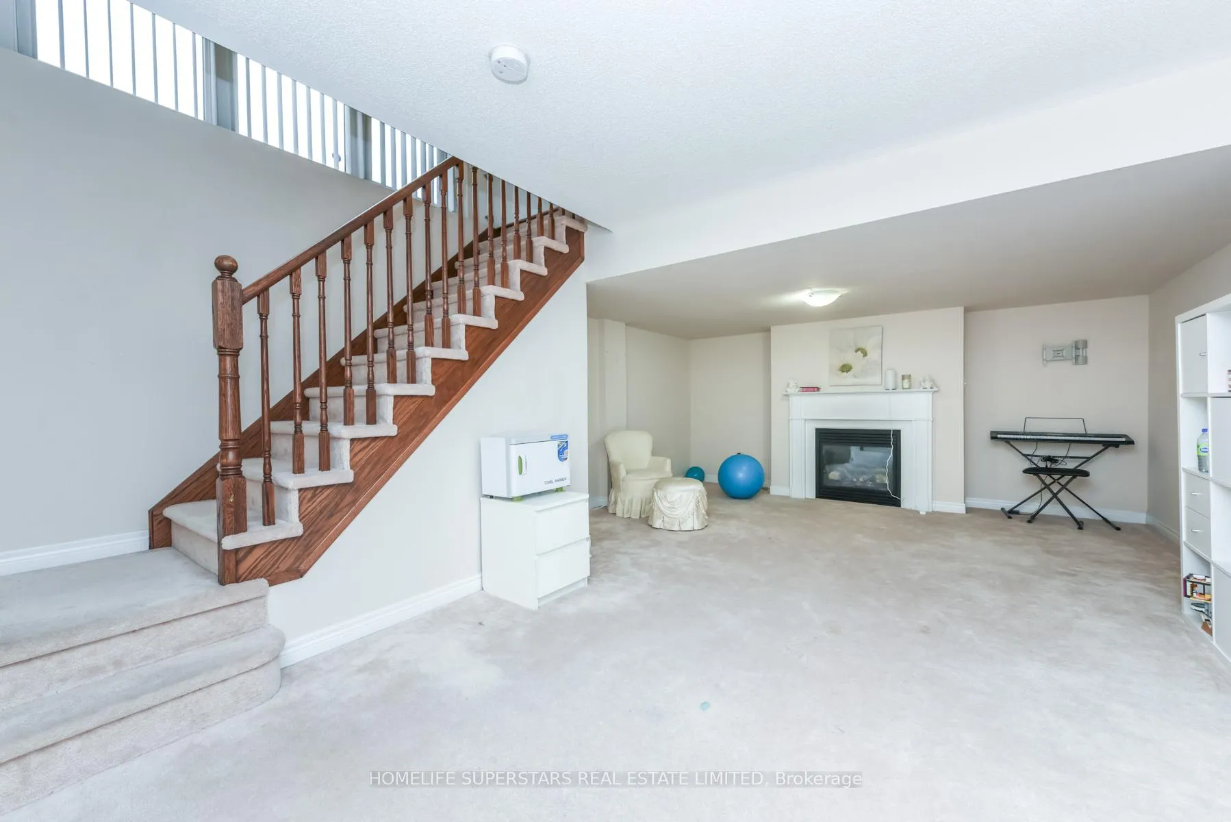 Photo 37 of Unit 19, 2019 Trawden Way, Oakville, Bronte Creek — HOMEH